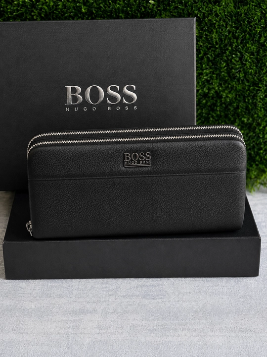 Черная барсетка с надписью BOSS и ремешком на запястье - 