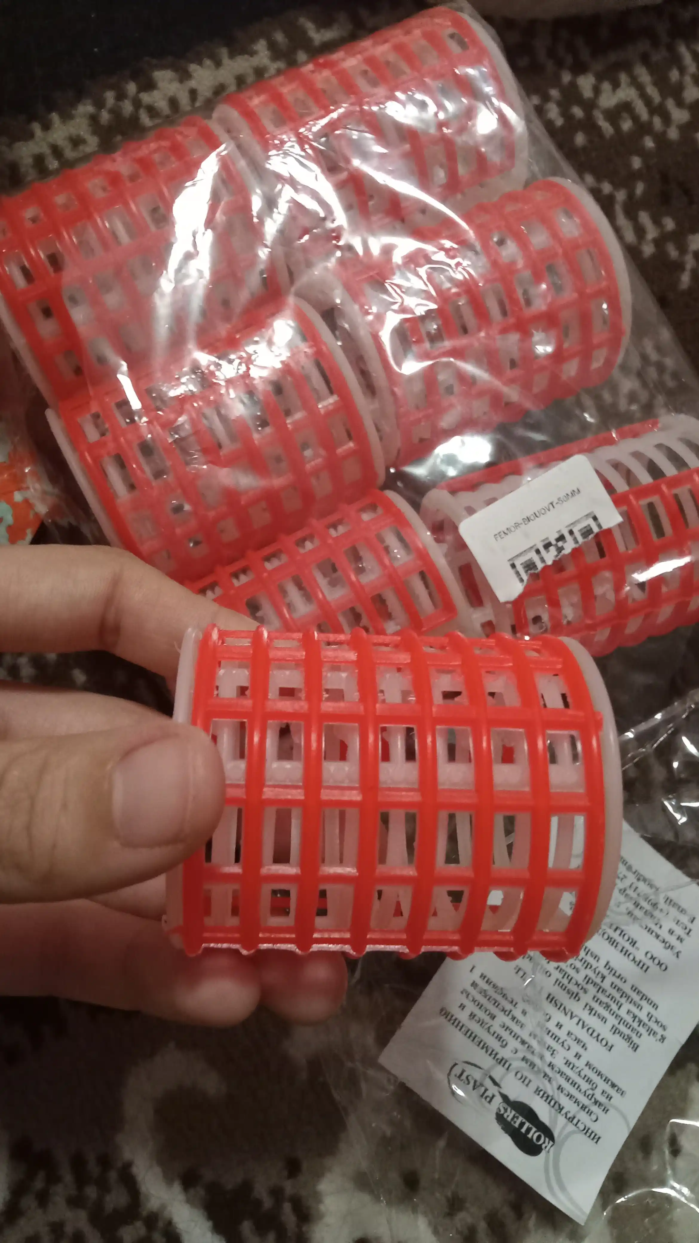 4 xil o‘lchamdagi soch bigudilari — qulay va xavfsiz buklash uchun to‘plam
