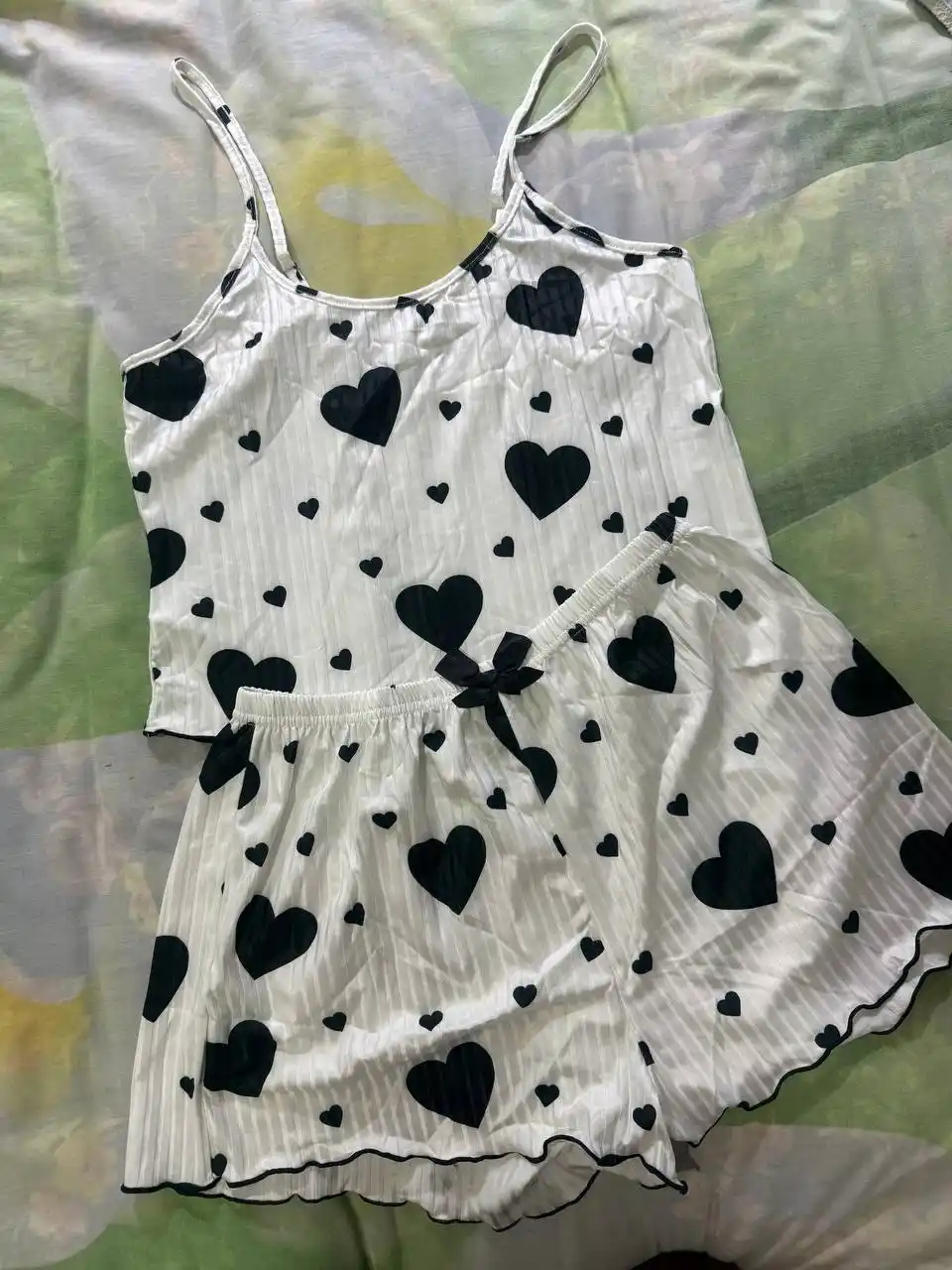 Pijama ayollar uchun lapsha matosidan, yurakchali to‘plam: mayka va shortik