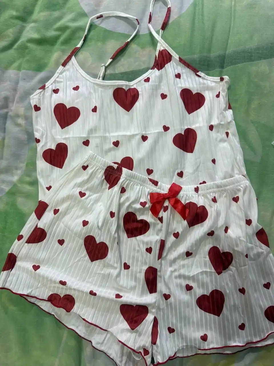 Pijama ayollar uchun lapsha matosidan, yurakchali to‘plam: mayka va shortik