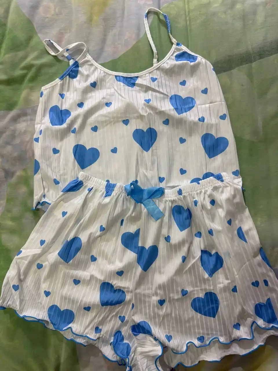 Pijama ayollar uchun lapsha matosidan, yurakchali to‘plam: mayka va shortik