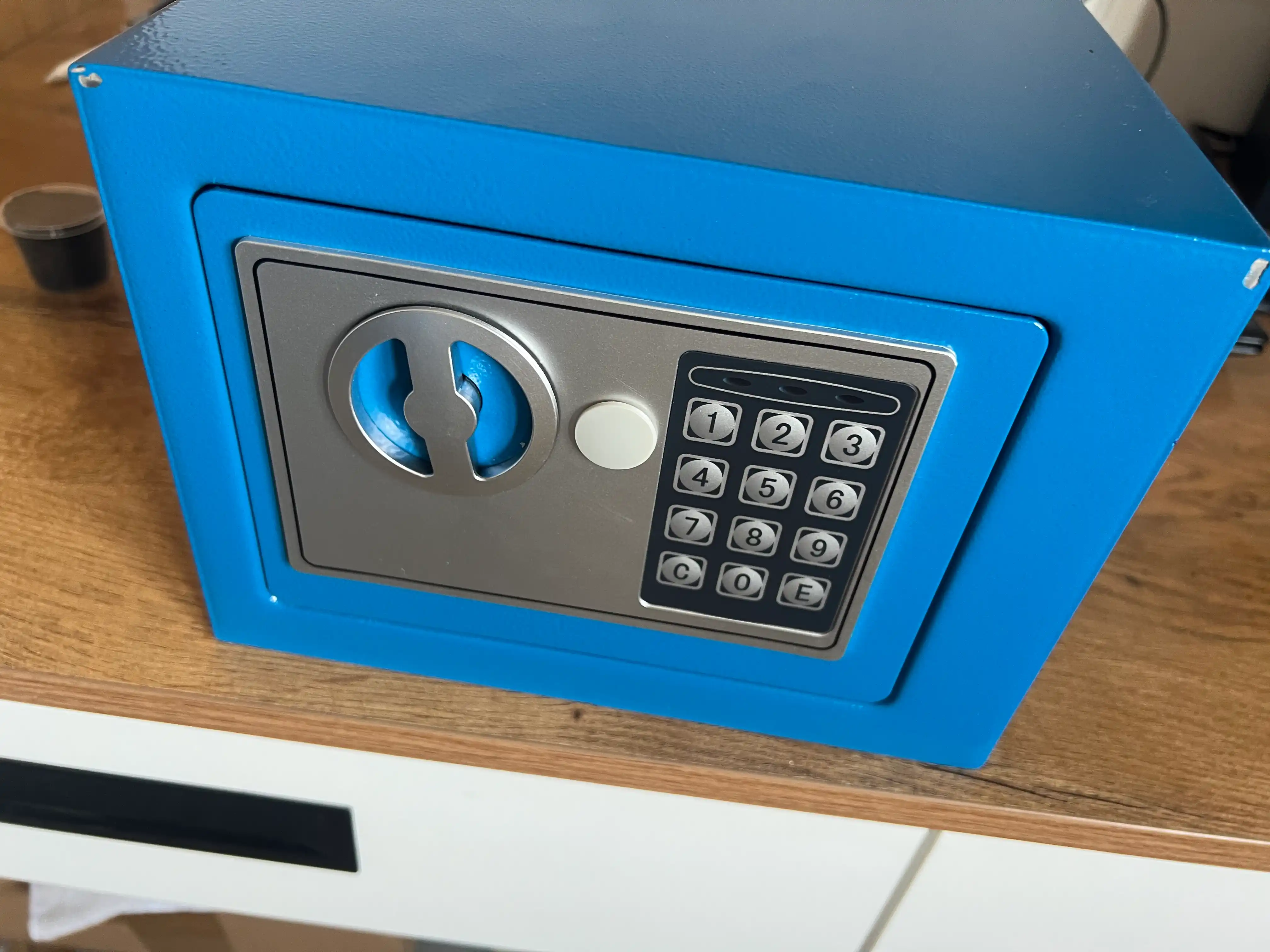 Mini seyf uy va ofis uchun, elektron zamok va kaliti bilan 23x17x17
