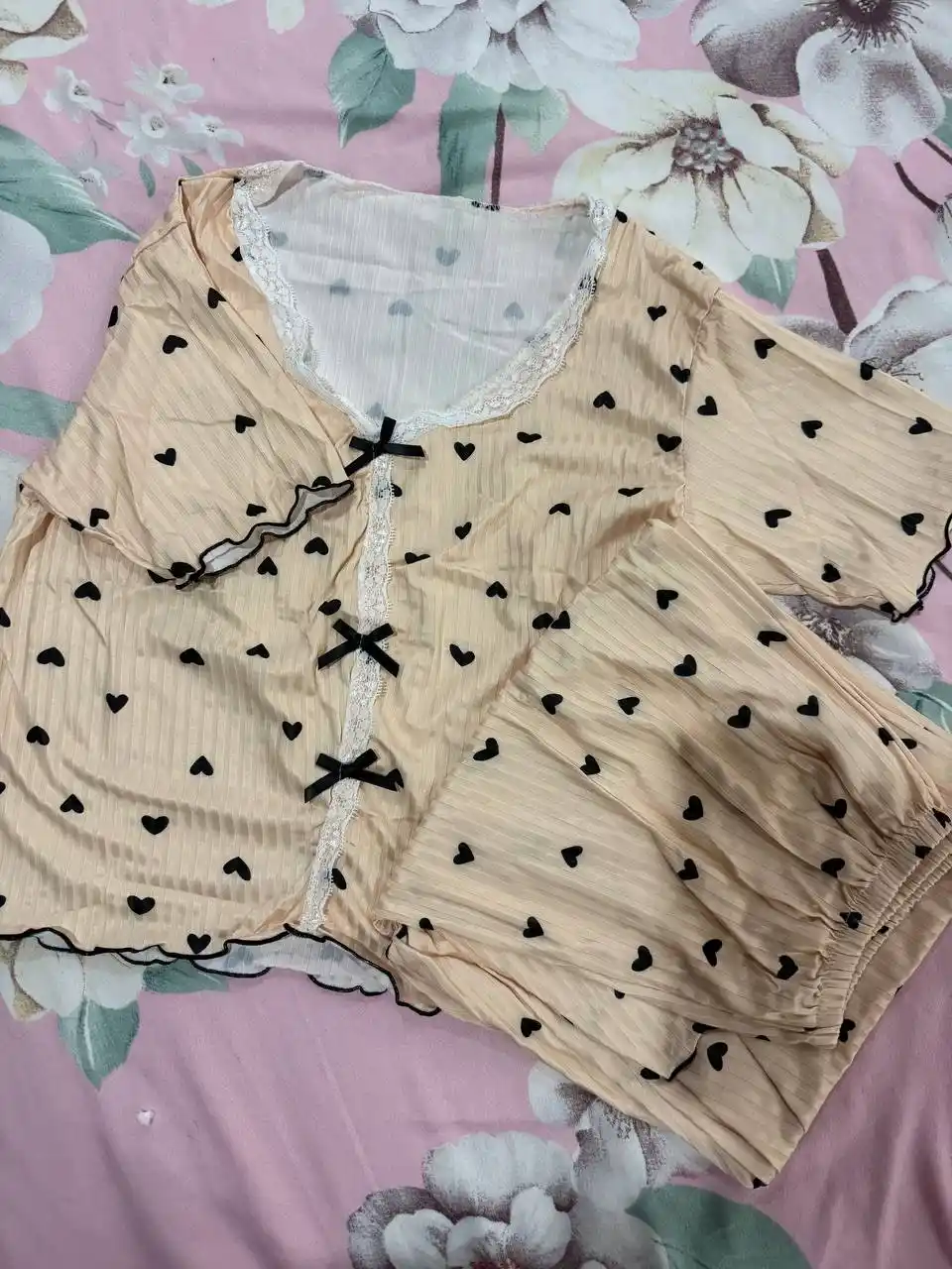 Ayollar uchun yurakchali yumshoq va yengil pijama to‘plami