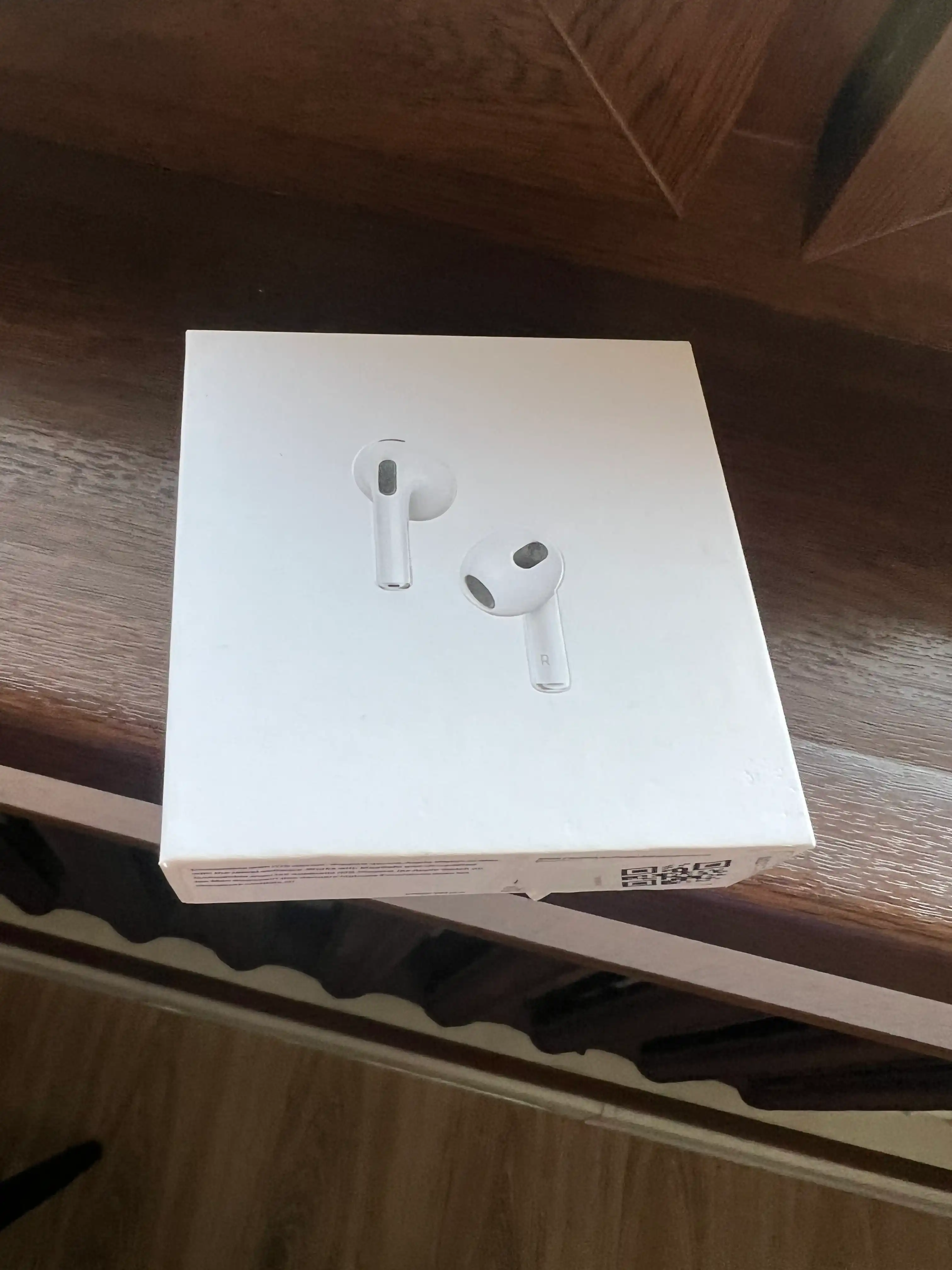 Pods 3 simsiz quloqchinlari, sensorli boshqaruv