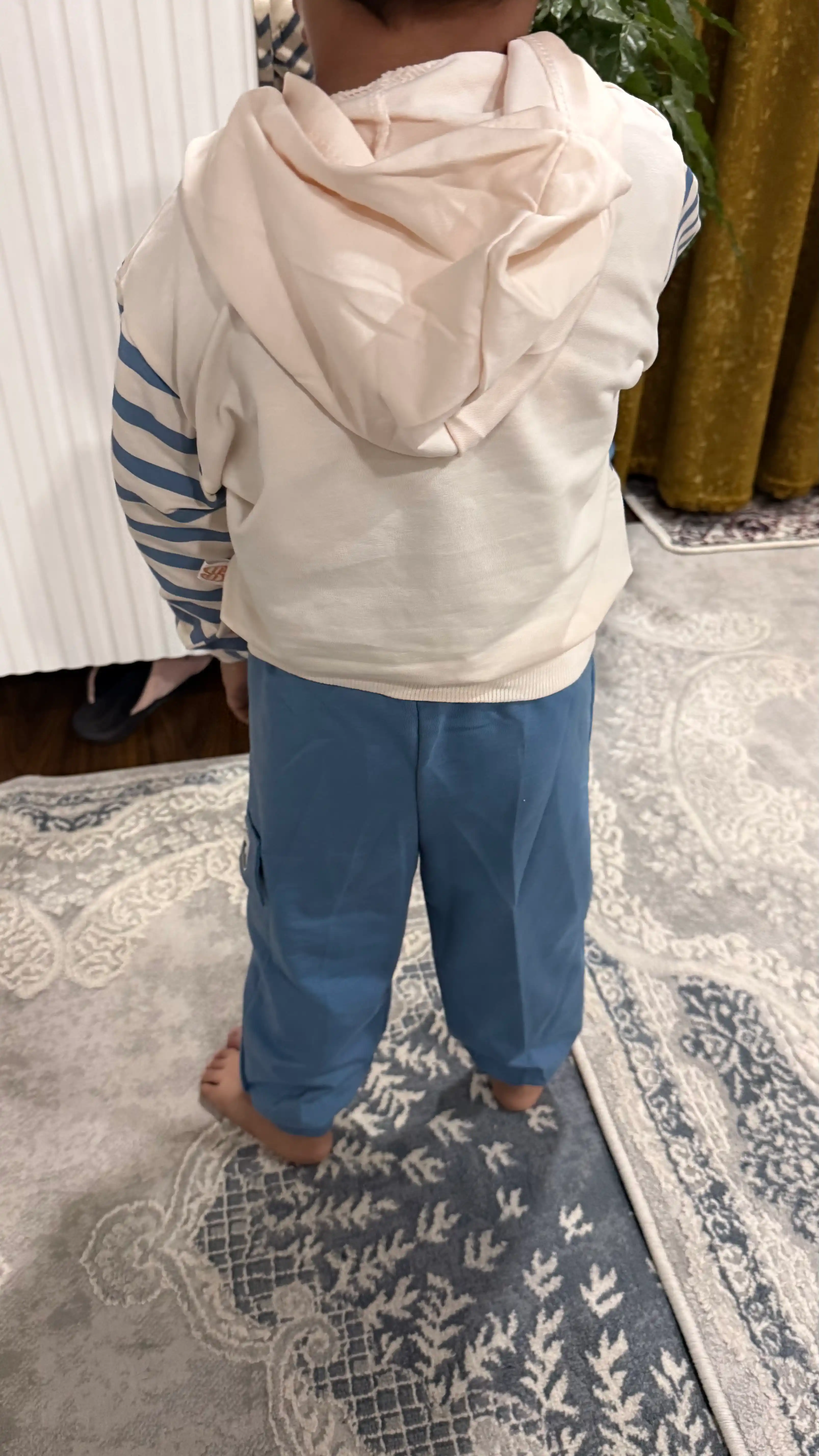Qiz bolalar uchun bolalar sport kostiyumi kapyushonl,juda yumshoq mato