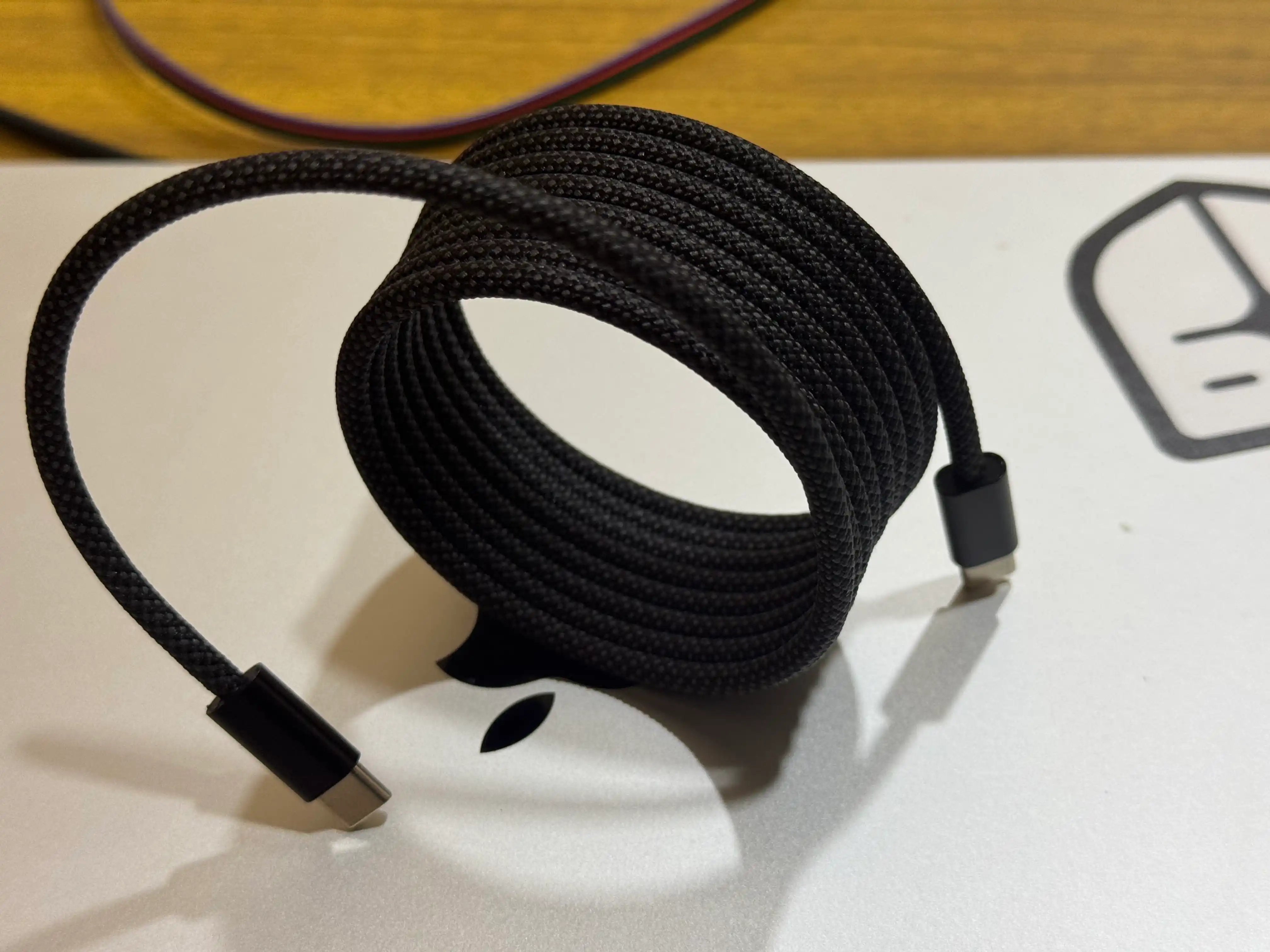 Ko'p maqsadli magnit USB C-C kabeli telefoningizni zaryad qilish uchun