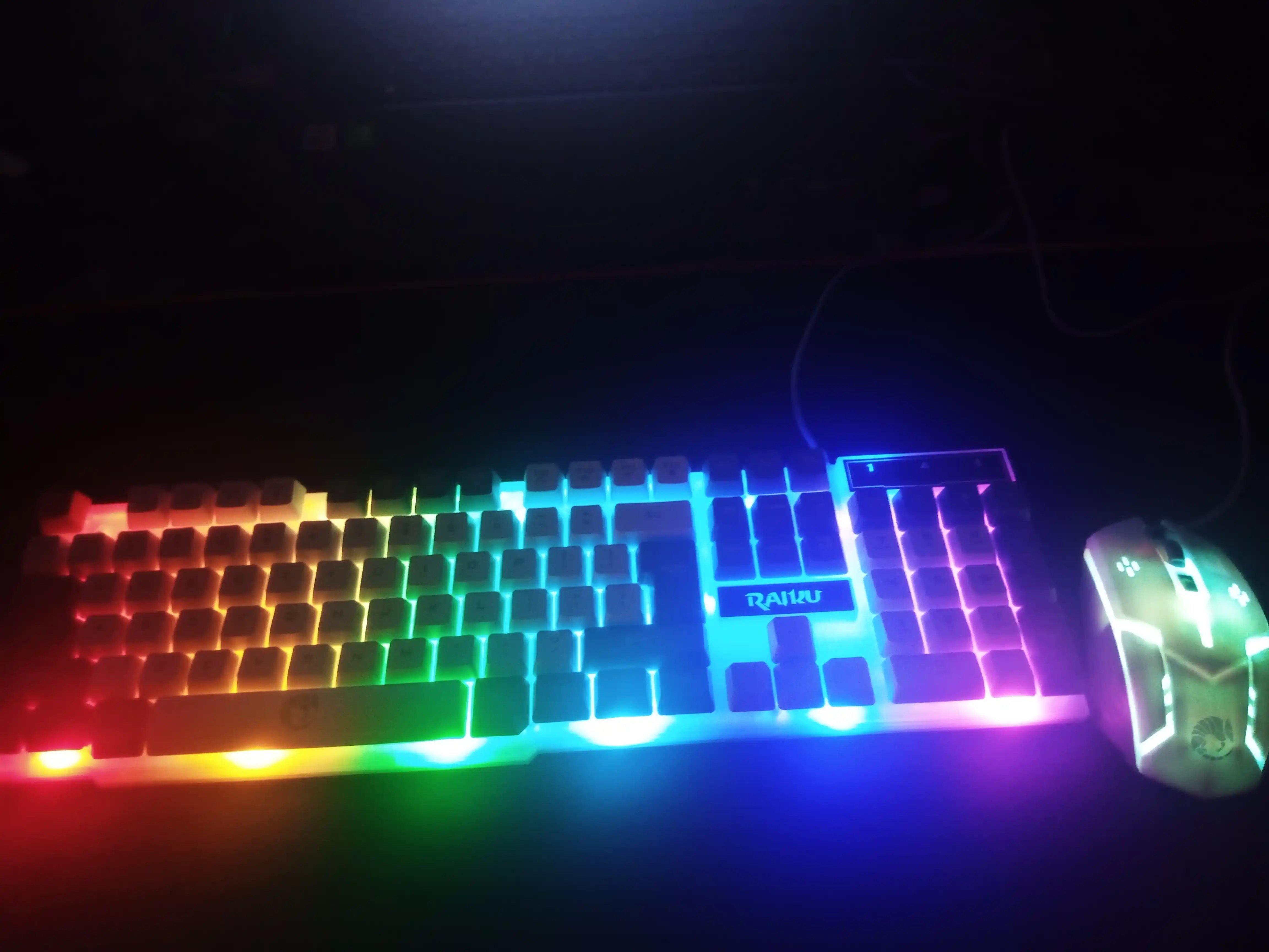 RGB yoritgichli klaviatura, mexanik va membranali modellar, sichqonchali variantlari