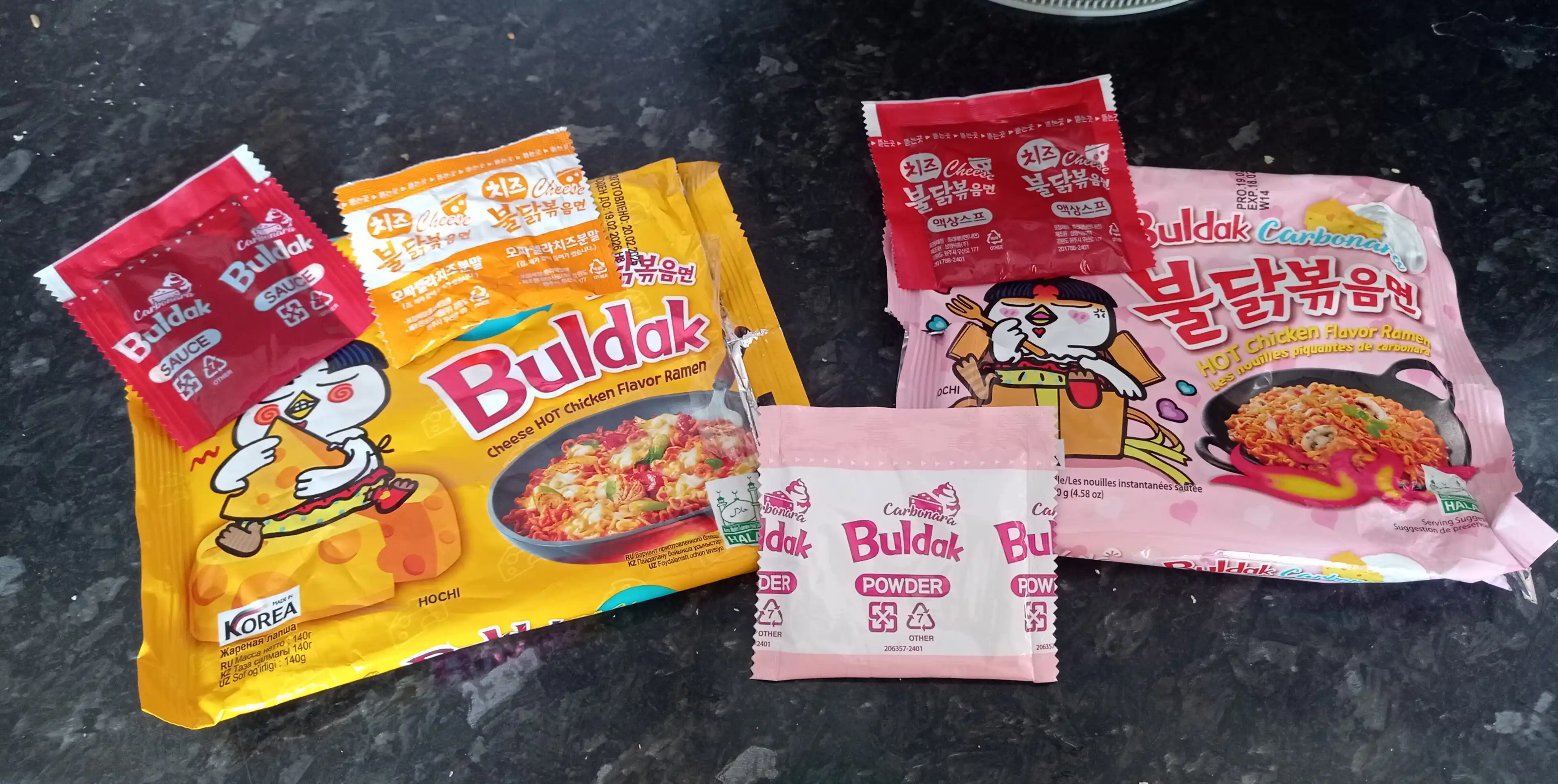 Лапша быстрого приготовления BULDAK CARBONARA HOT CHICKEN RAMEN, 140 г