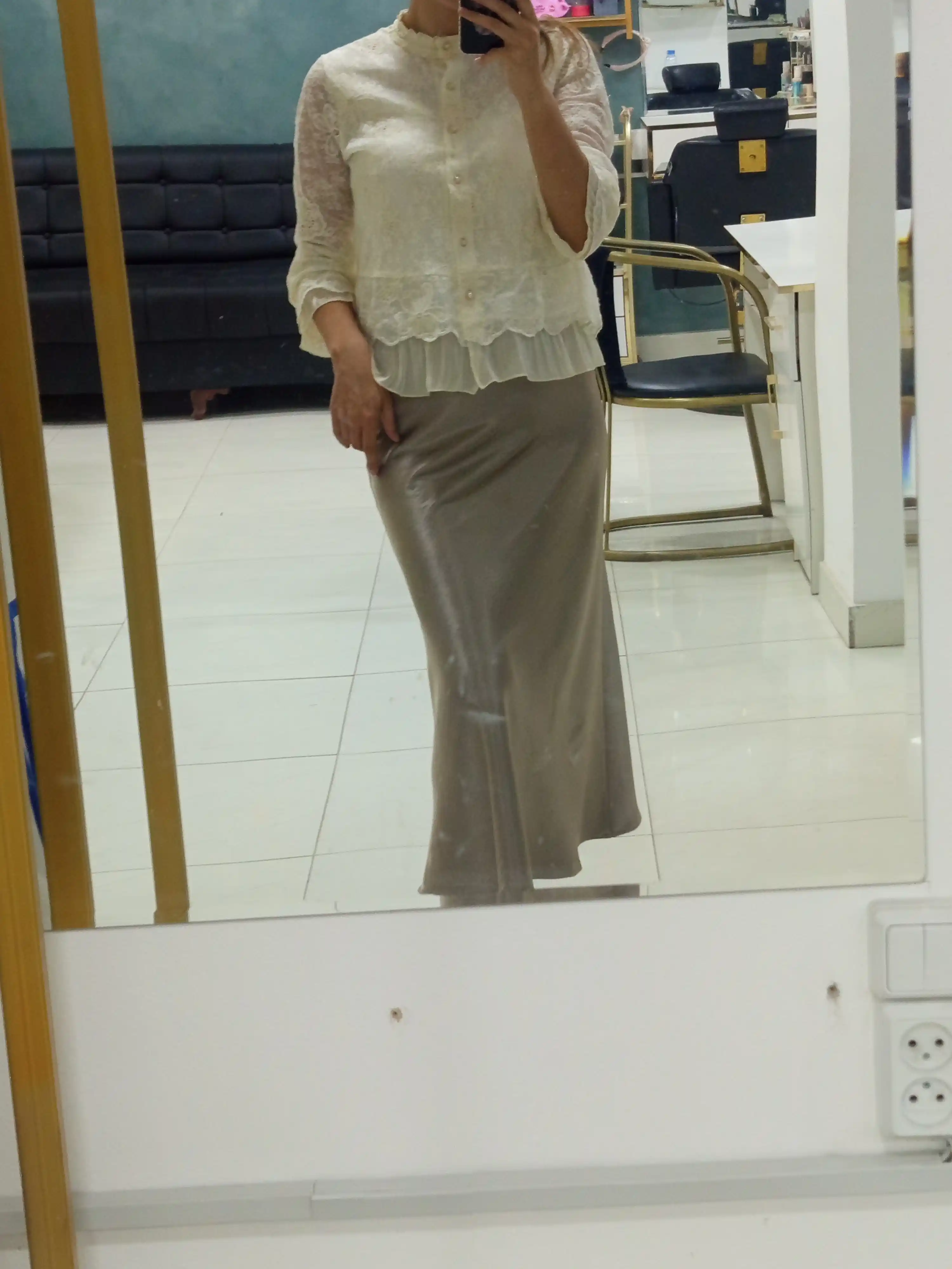 Ayollar uchun yubka, rezinkada, atlas, malomerka  - EllyFashion