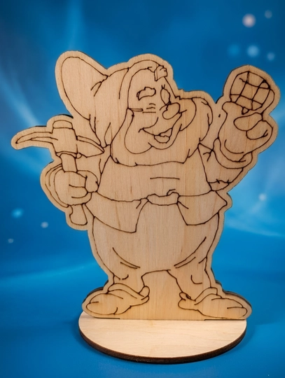 Oppog‘oy va 7 ta gnomning tagliklardagi ertagi, bo‘yash uchun 9 ta shakl