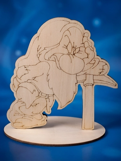 Oppog‘oy va 7 ta gnomning tagliklardagi ertagi, bo‘yash uchun 9 ta shakl