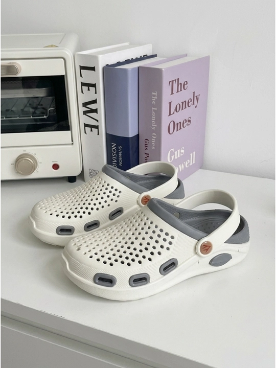 Ayollar uchun yengil EVA klog shippaklari Crocs uslubida