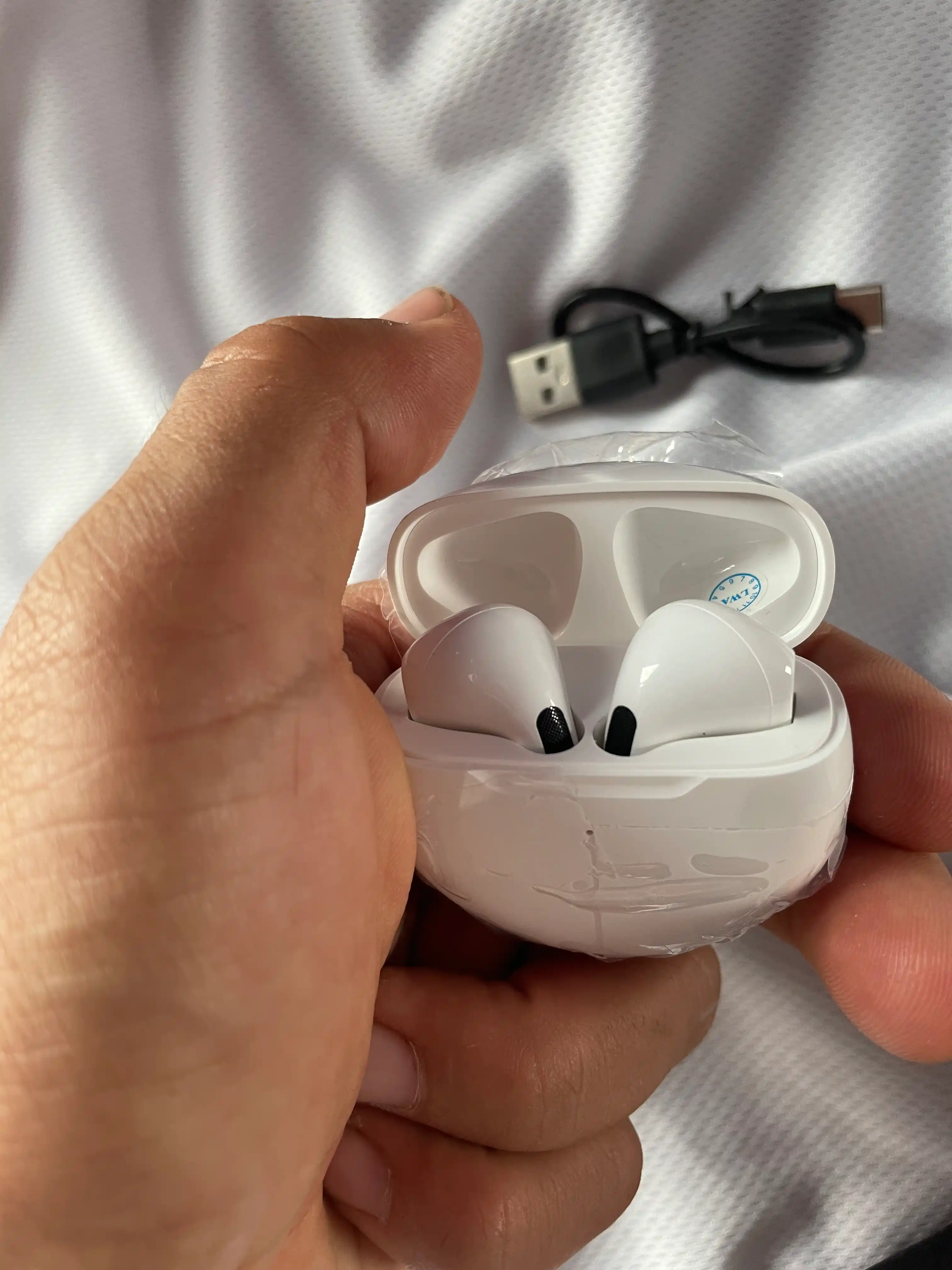 Pods Pro 5 va Pods Pro 6 simsiz quloqliklari