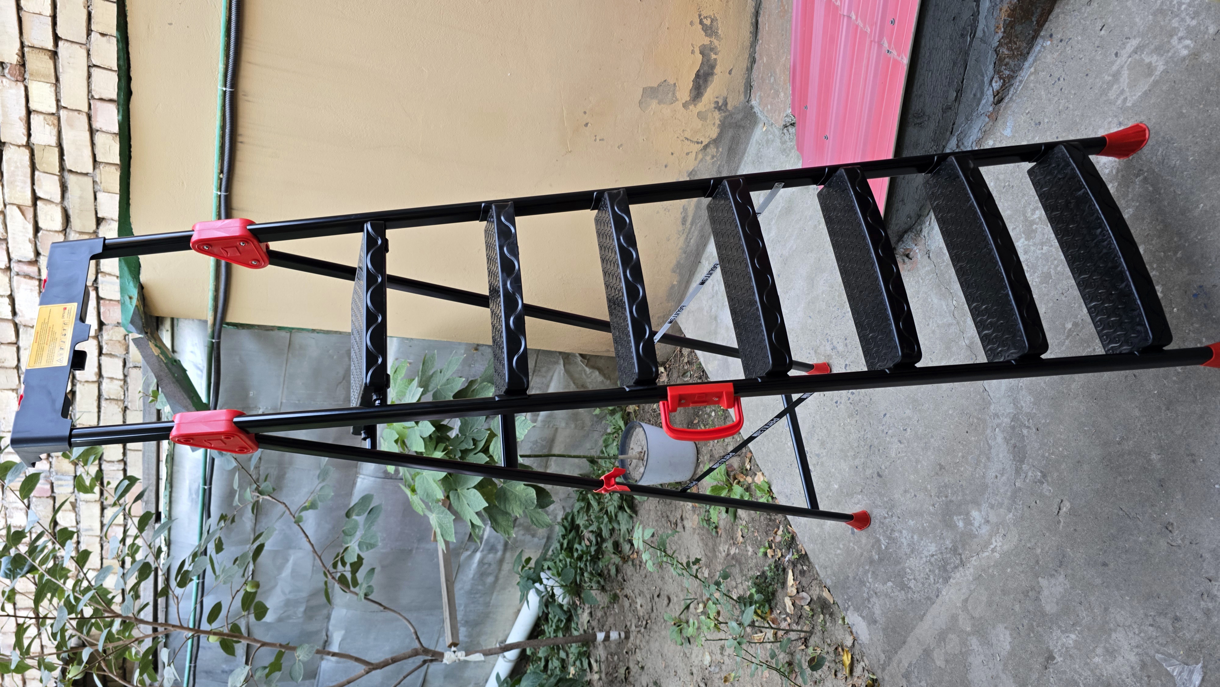 Stremyanka, maydonchali hamda sirpanishga chidamli qadamchalarga ega Perilla narvoni