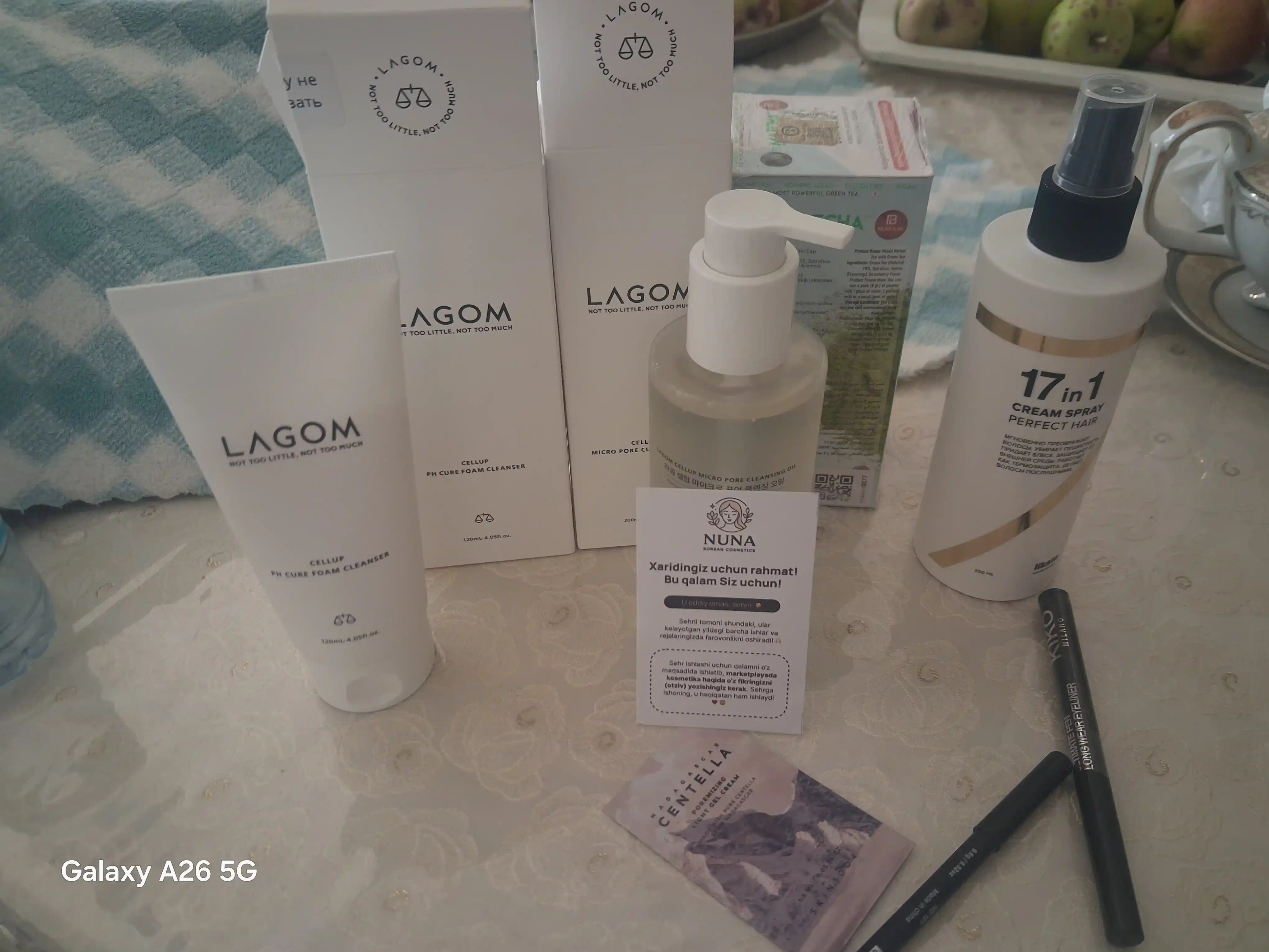 Yuzni yuvish va makiyajni olish uchun gidrofil moy Lagom Cellup Micro Pore Cleansing Oil