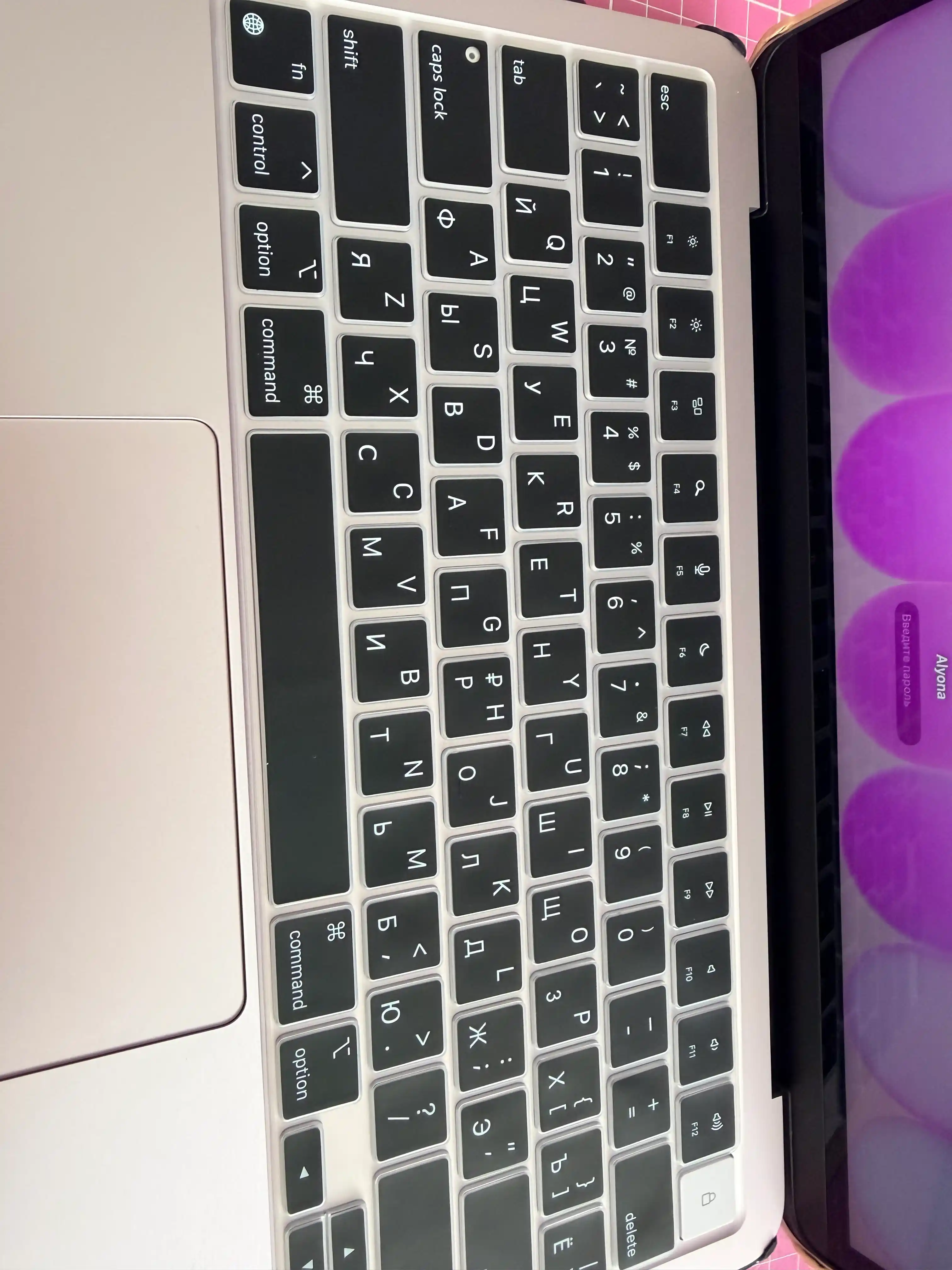 MacBook klaviaturasi uchun rezinka (silikon) nakladka