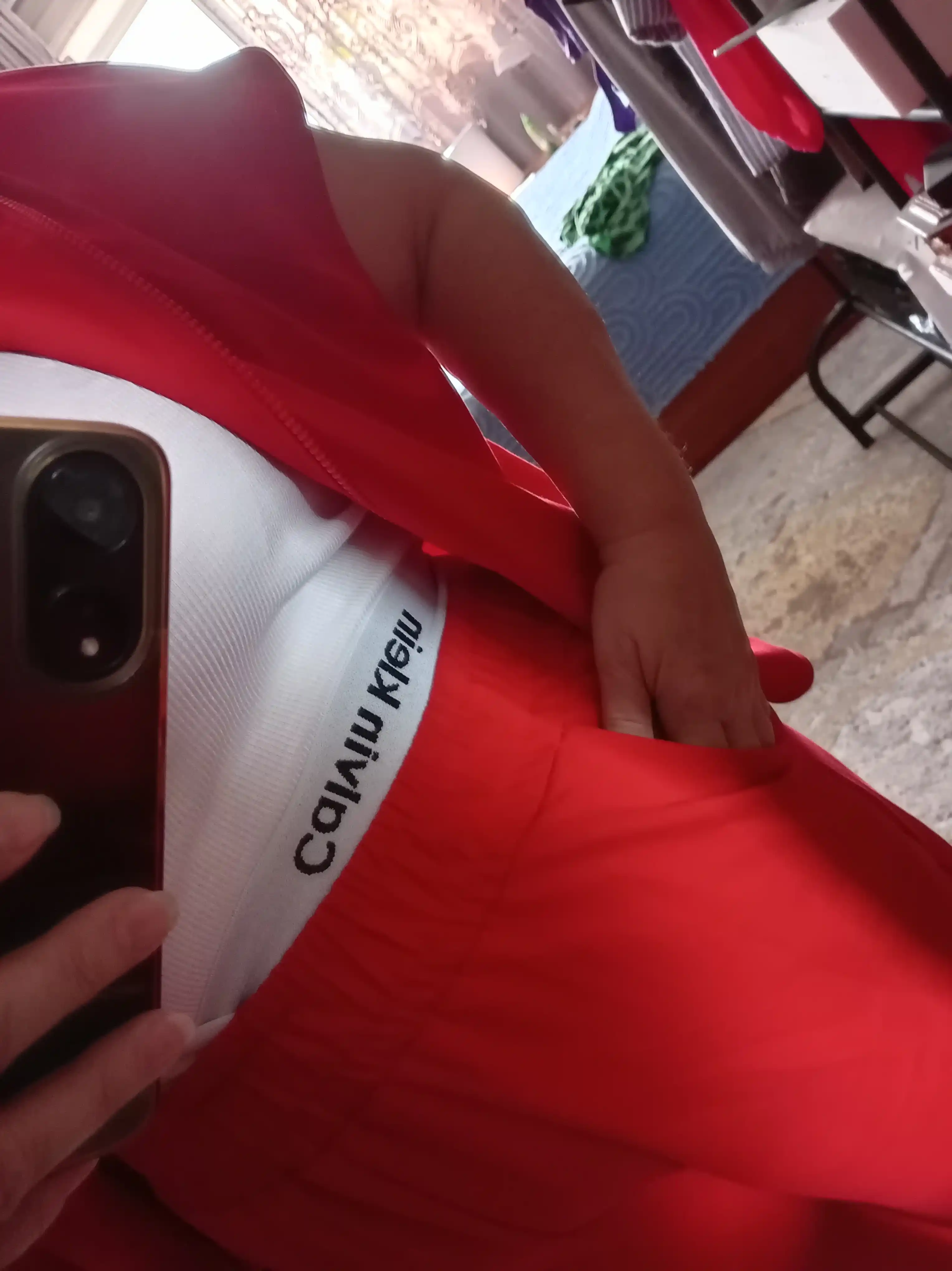 Ayollar sport kostyumi, qisqa yengli oversize kofta, keng jogger shimli zamonaviy kiyim