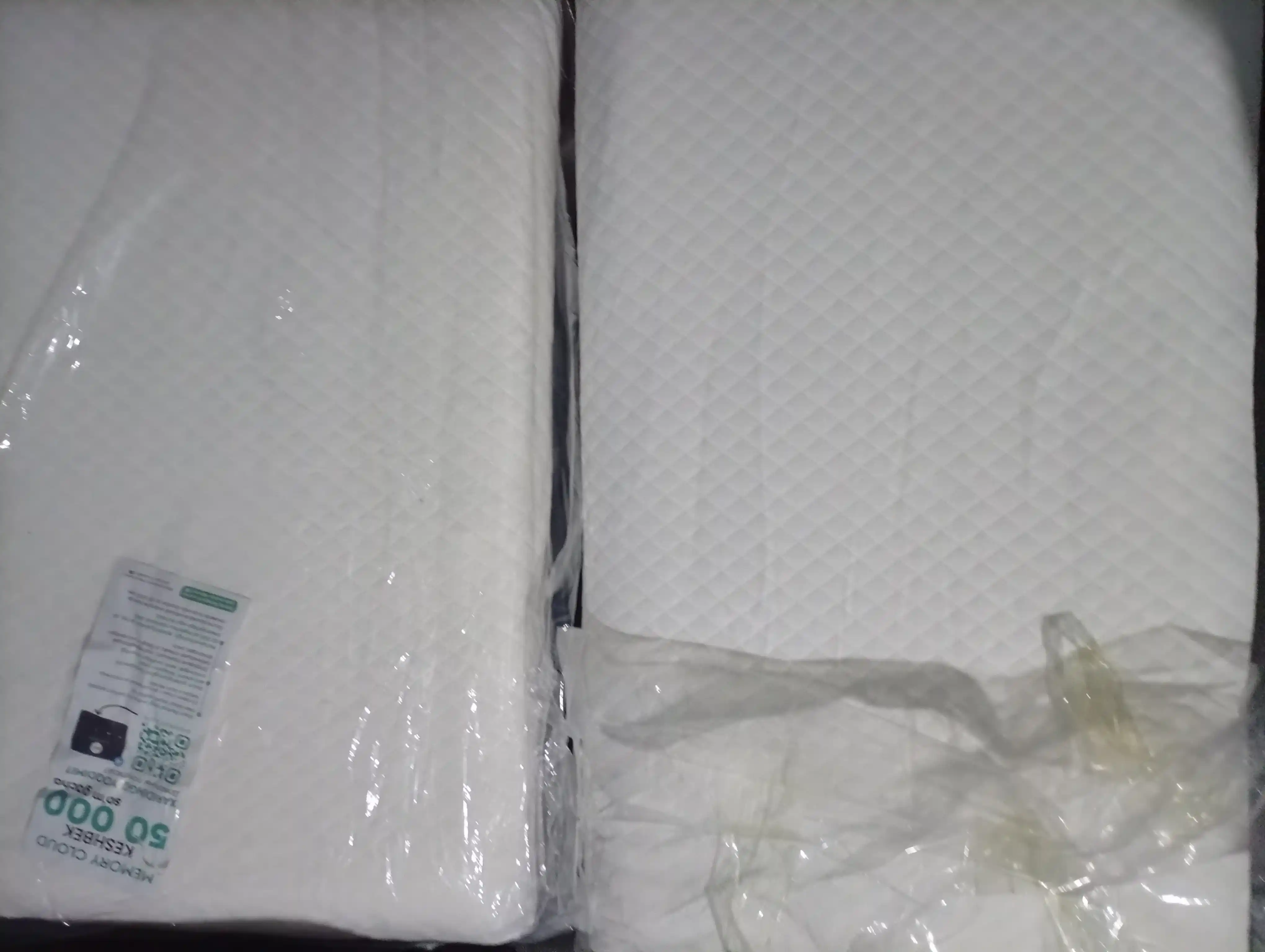 To‘plamda 1-2 ta ortopedik yostiq, Memory Foam 65x40 sm o‘lchamdagi anatomik uyqu yostig‘i