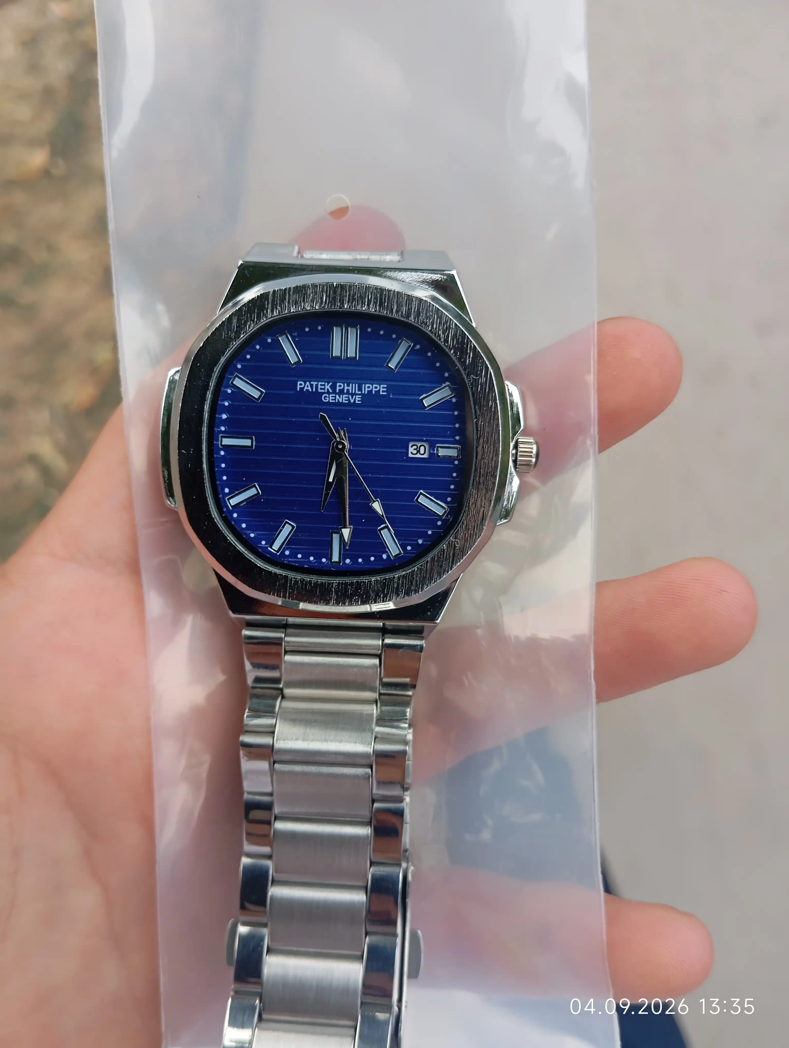 Erkaklar qo'l soati Patek Philippe naqshli qo'l soatlari, sovg'a o'ramida