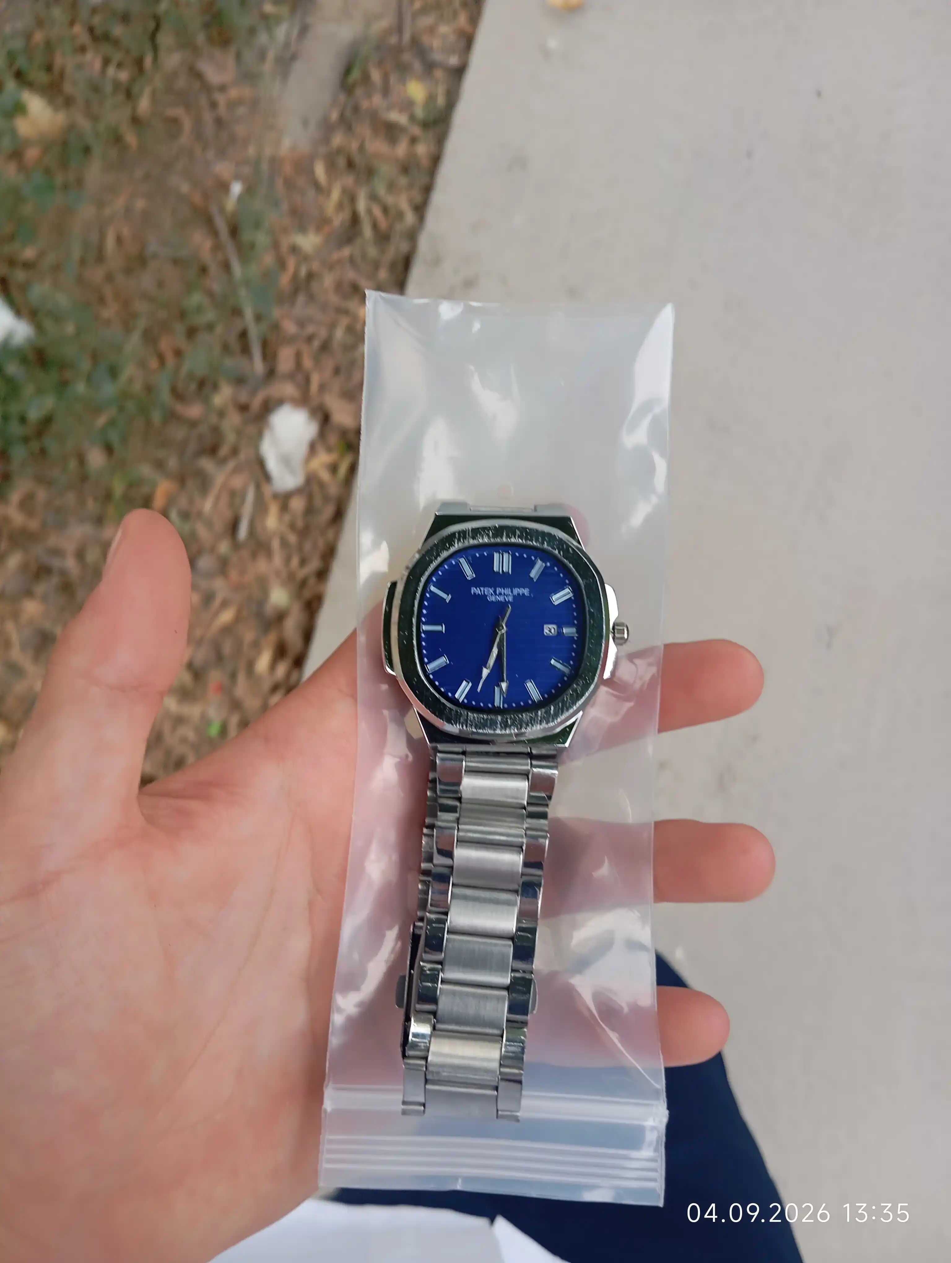 Erkaklar qo'l soati Patek Philippe naqshli qo'l soatlari, sovg'a o'ramida