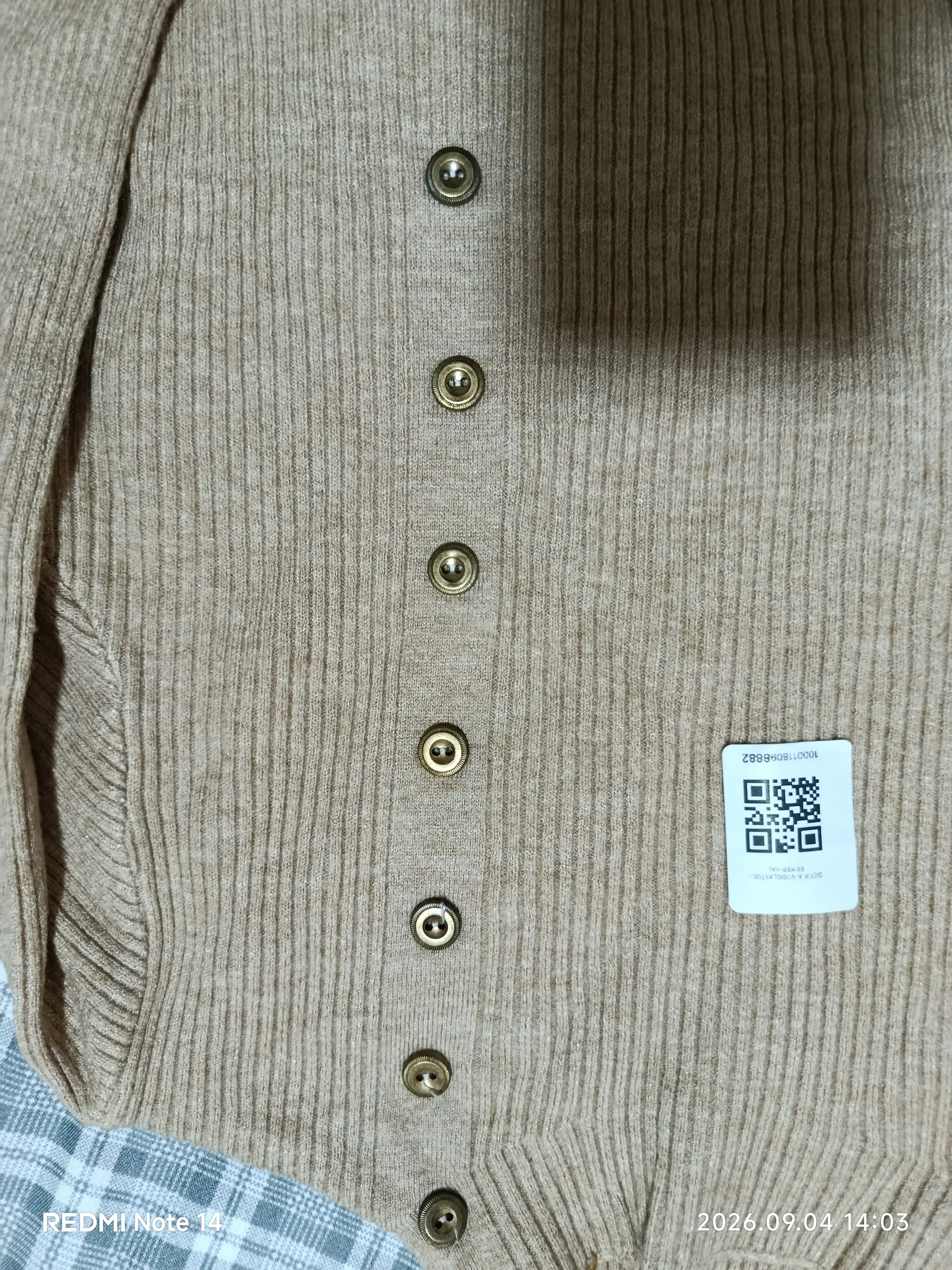 Ayollar uchun qovurg‘ali, tugmali kundalik vodolazka, S–2XL