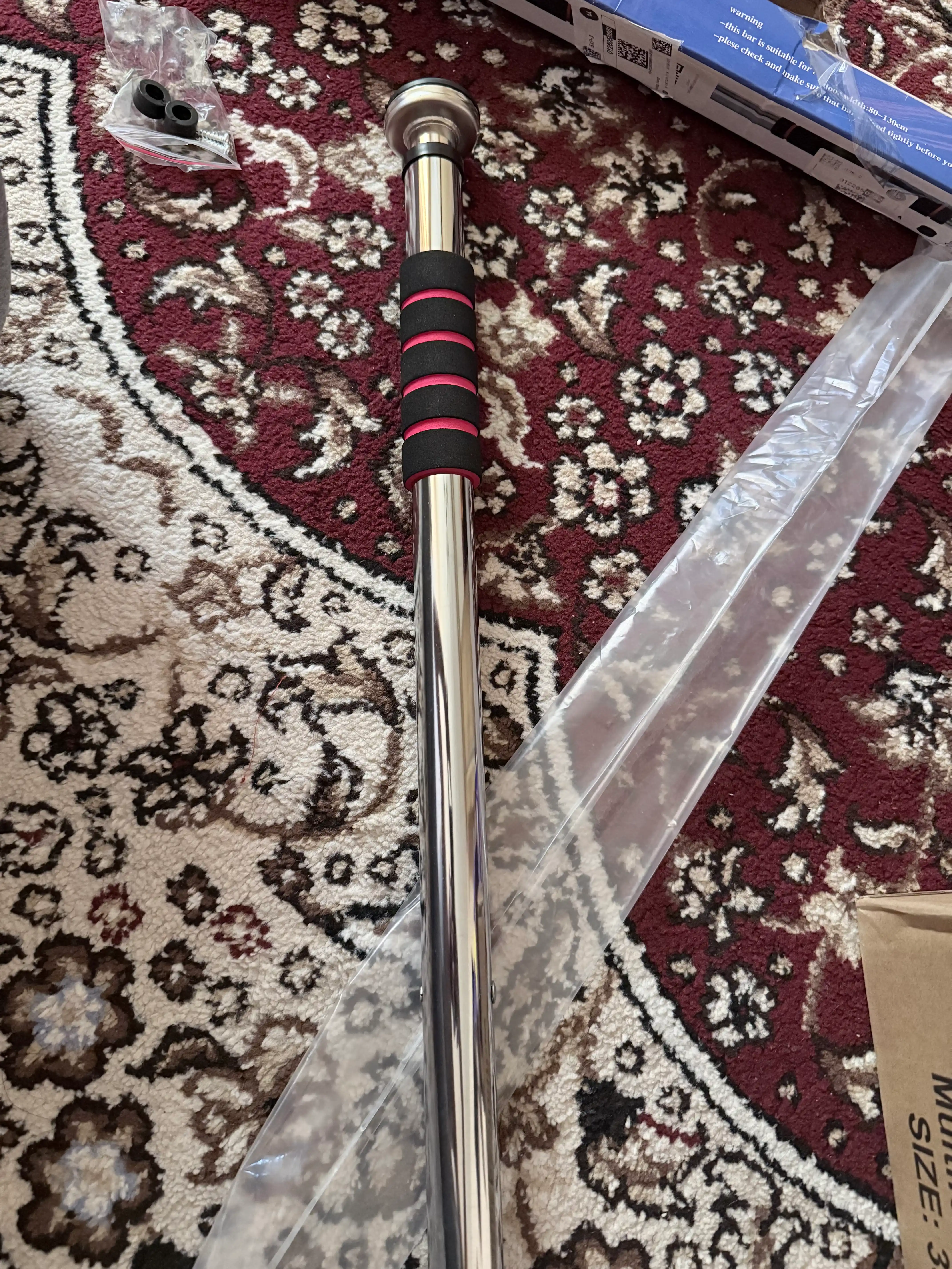 Devorlar va eshiklar orasidagi 120 kg gacha bo‘lgan olinadigan turnik
