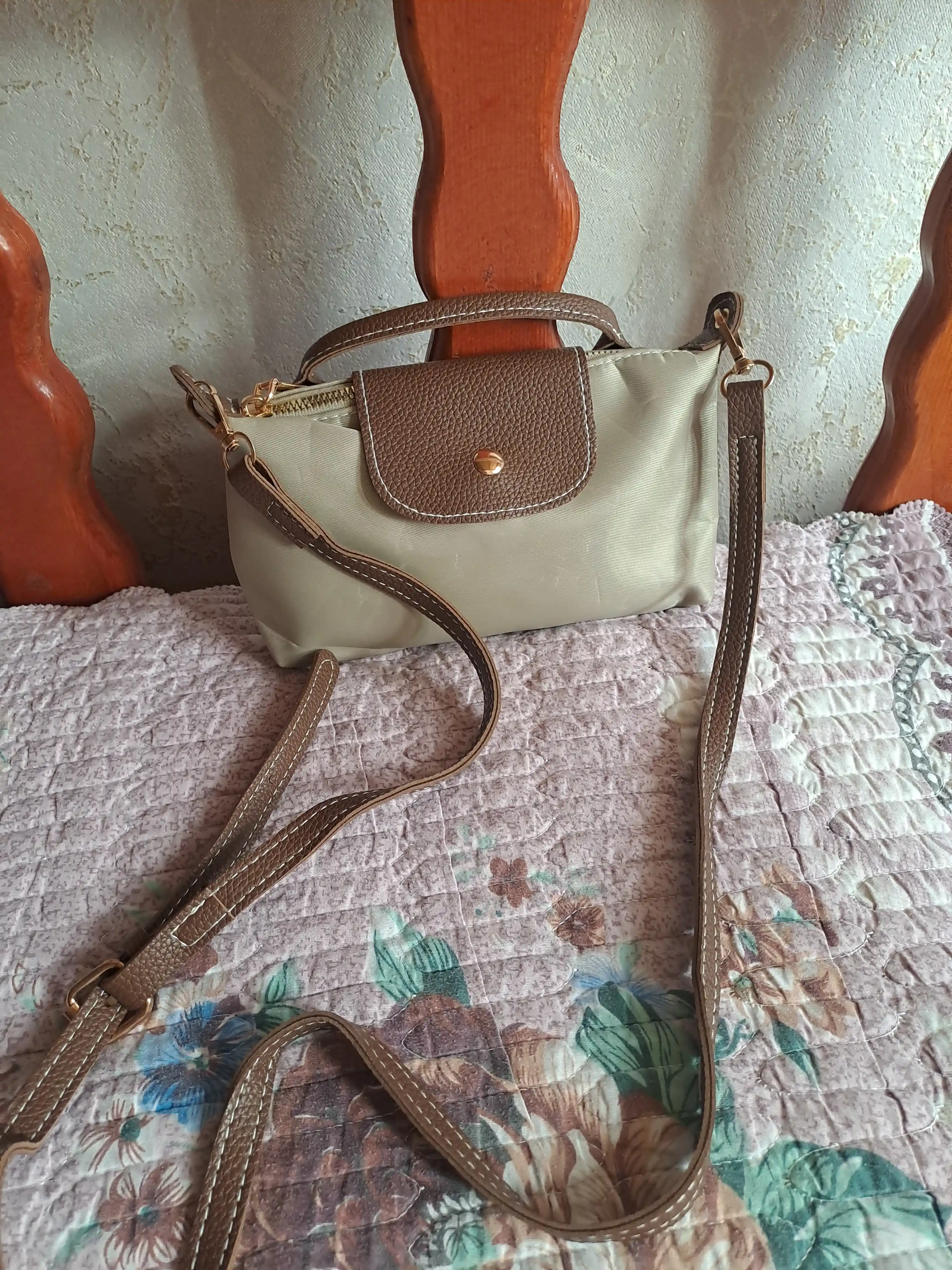 Ayollar uchun Longchamp uslubidagi eko-charmdan kichik kross-bodi sumkasi