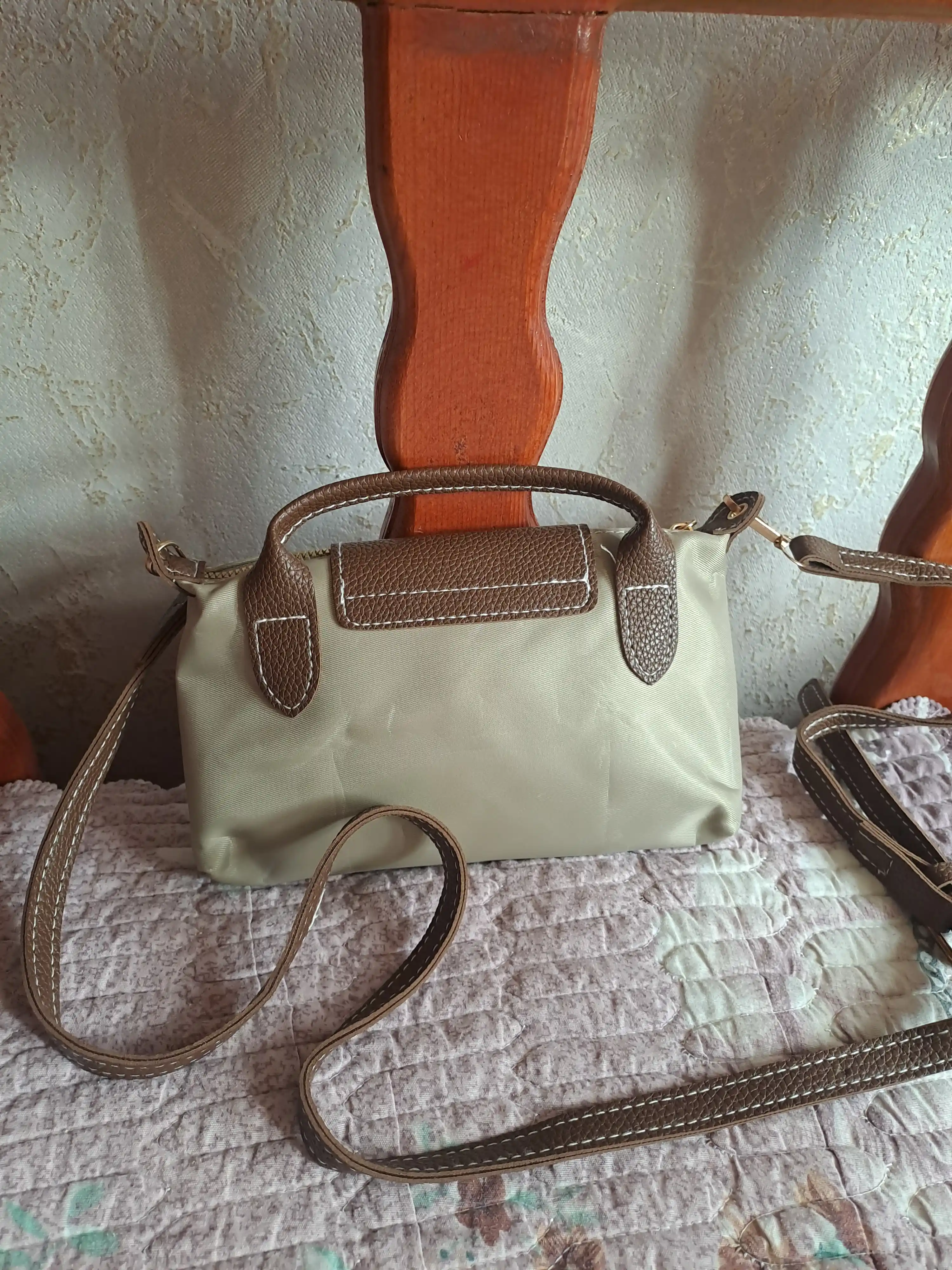Ayollar uchun Longchamp uslubidagi eko-charmdan kichik kross-bodi sumkasi