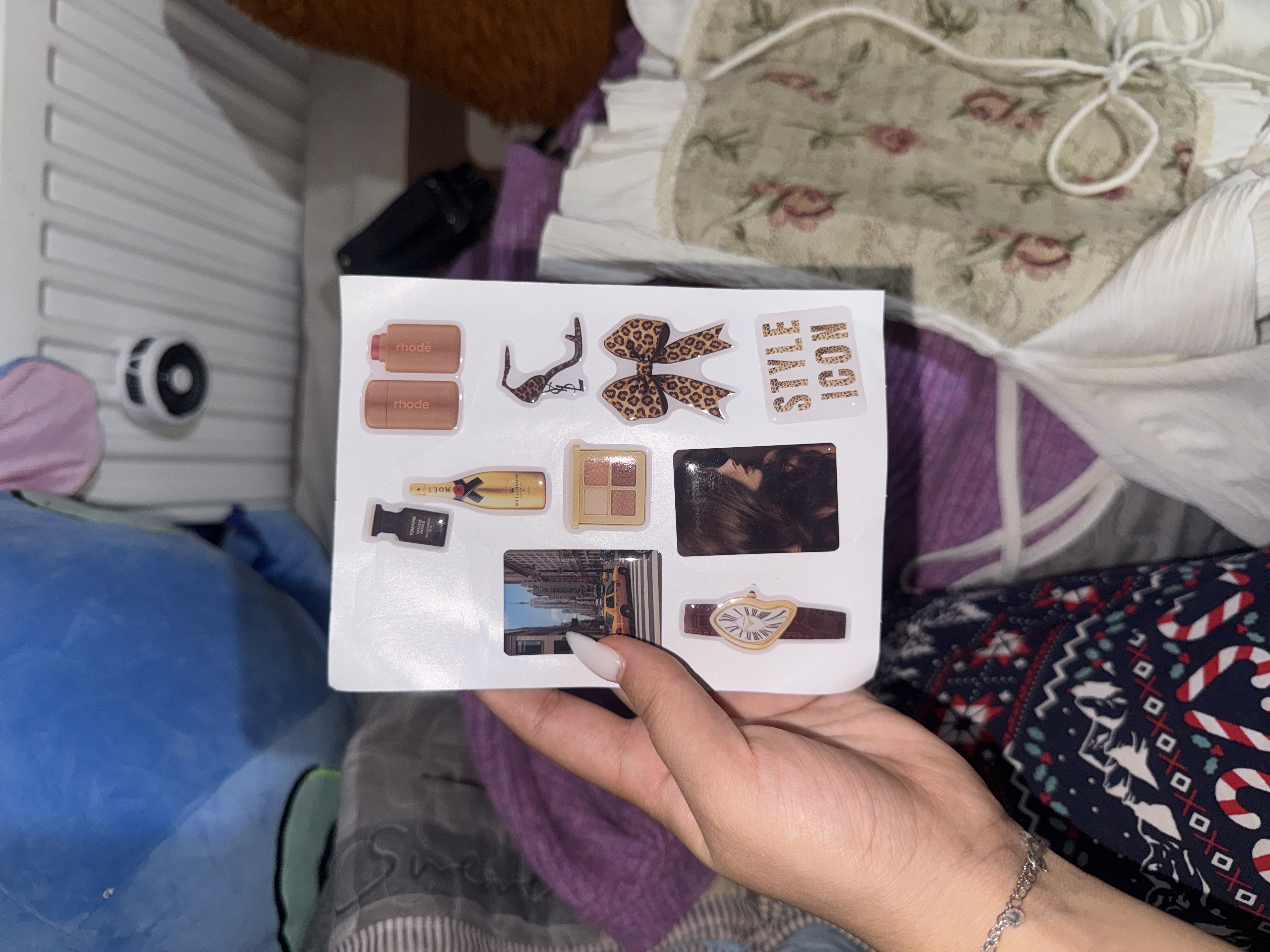 Telefon, iPhone, noutbuk va quloqchinlar uchun 3D stiker stikeri