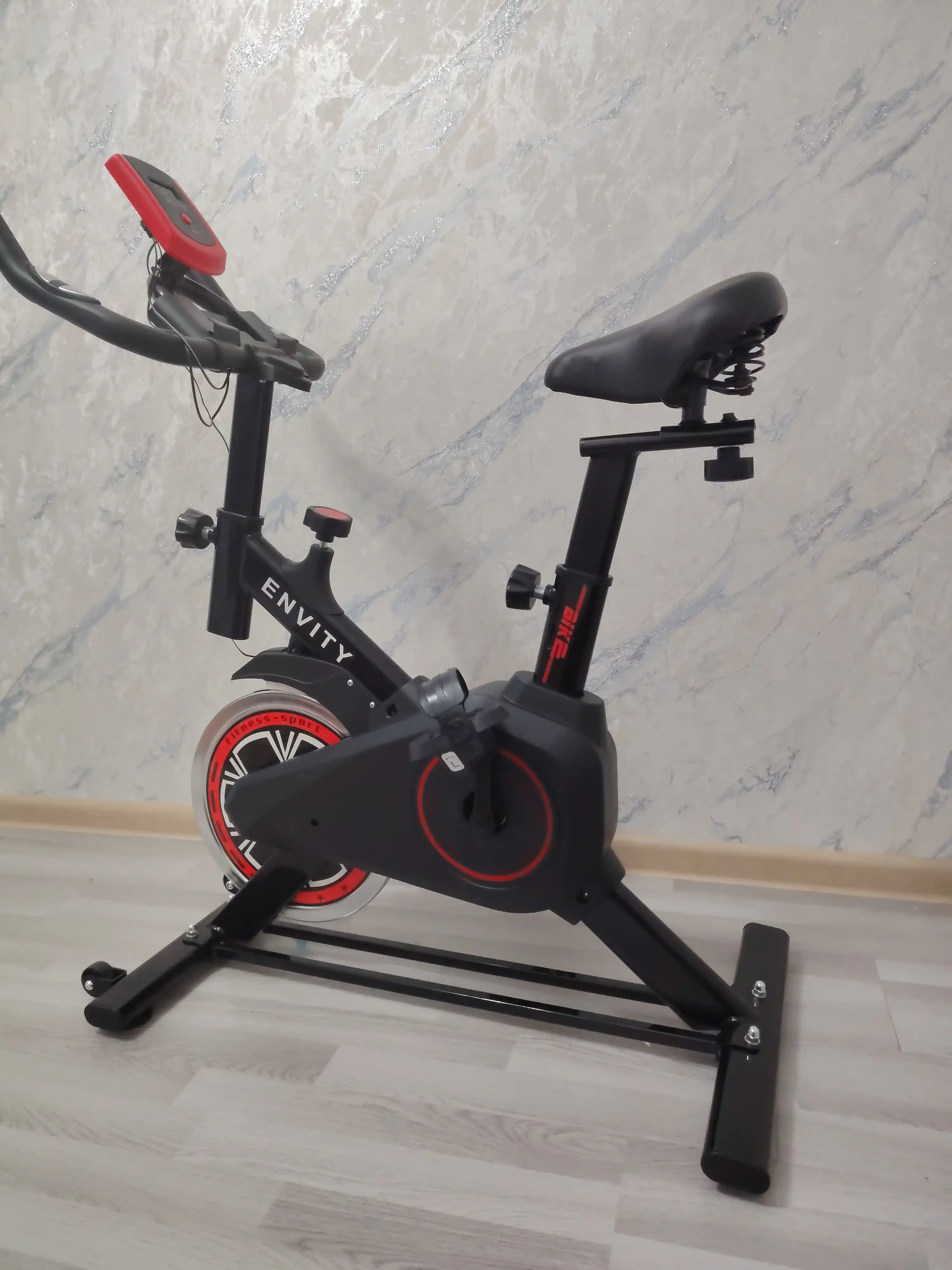 Velotrenajyor ENVITY E701 — bluetoothli sport velosiped, yurak urishini o‘lchovchi displey