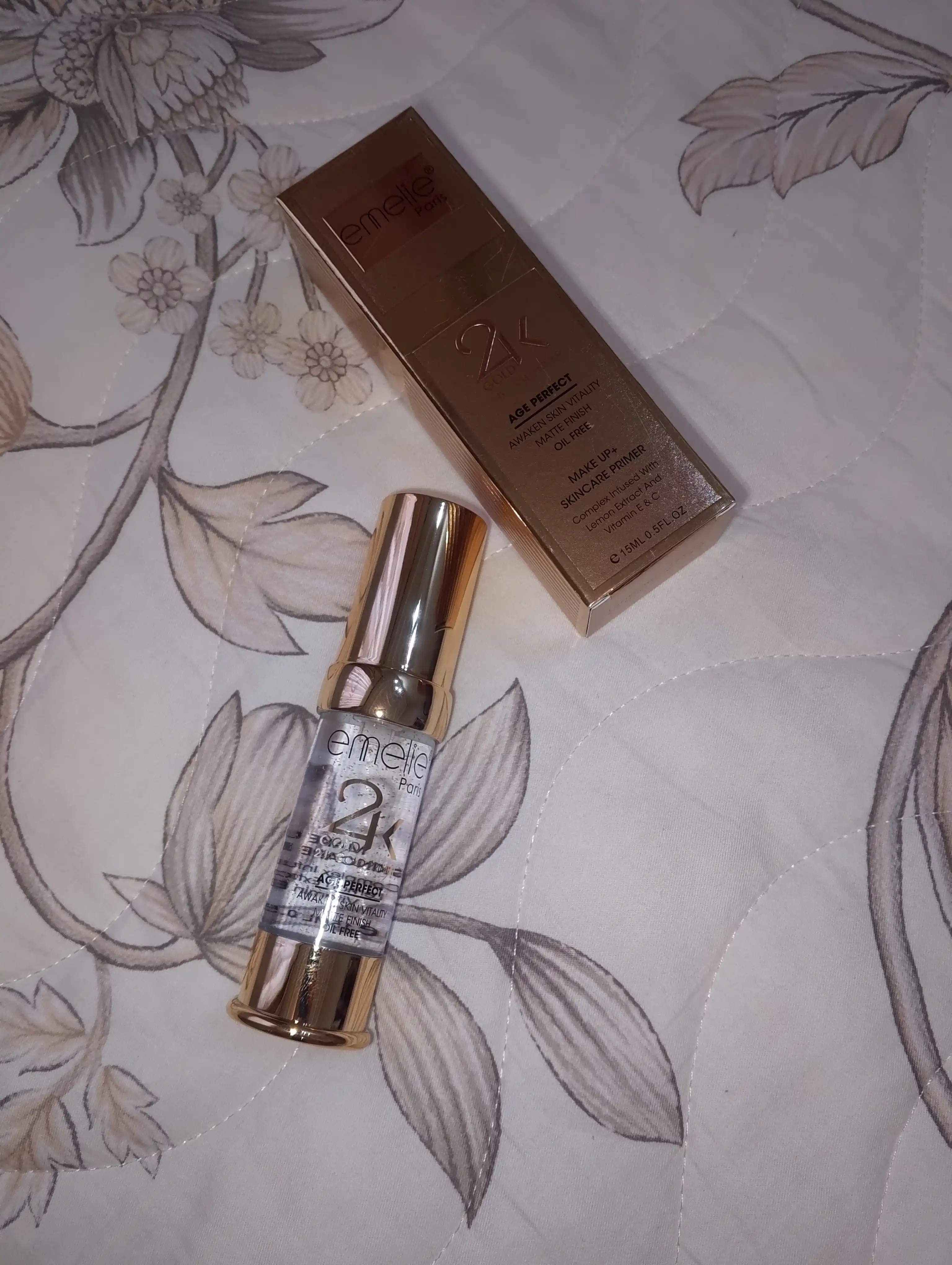 Основа под макияж EMELIE 24K GOLD, база под макияж для лица, праймер, тональная основа 15 г