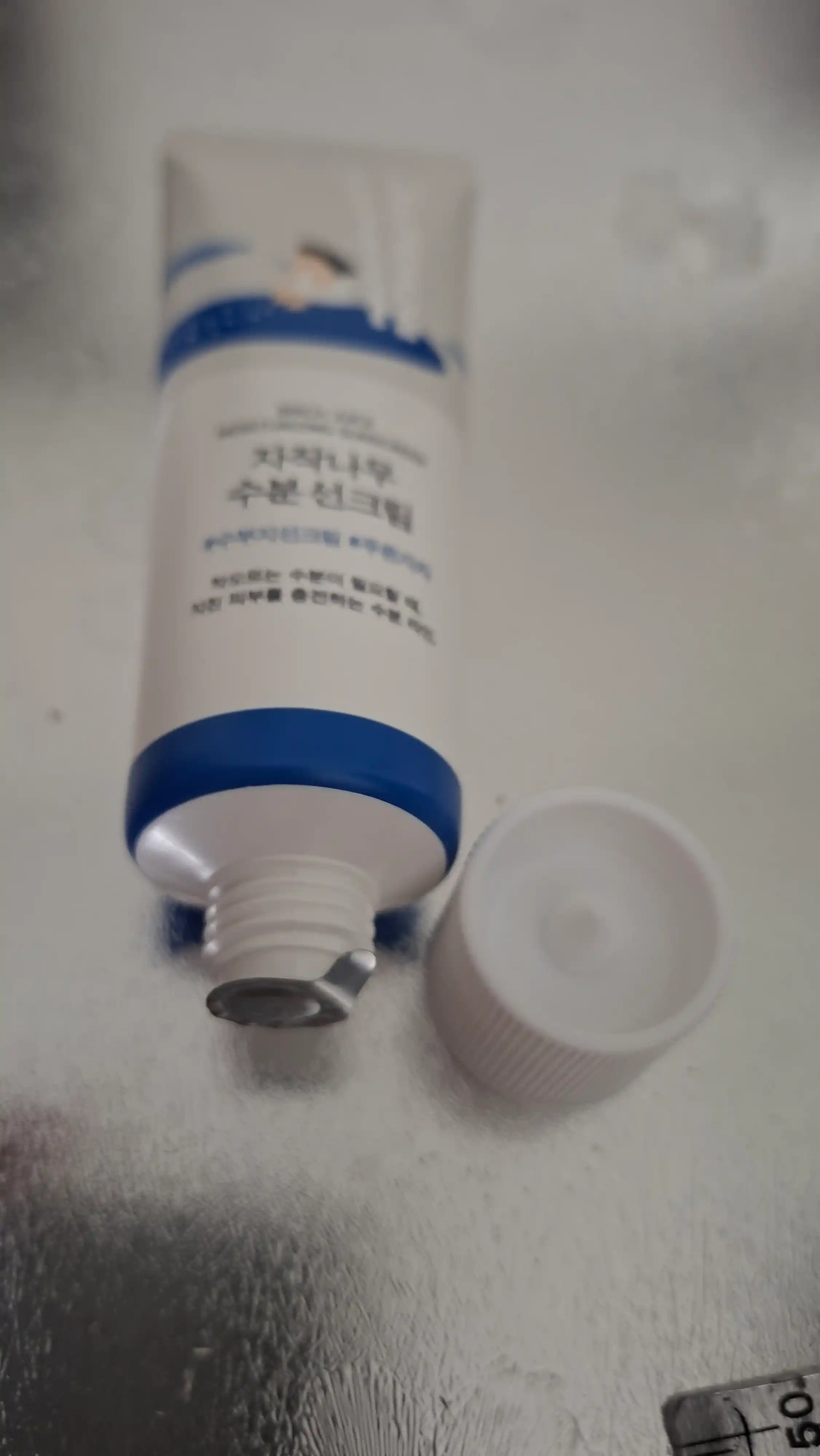 Солнцезащитный крем Round Lab Birch Juice Moisturizing Sunscreen SPF50+ PA++++, 50 мл