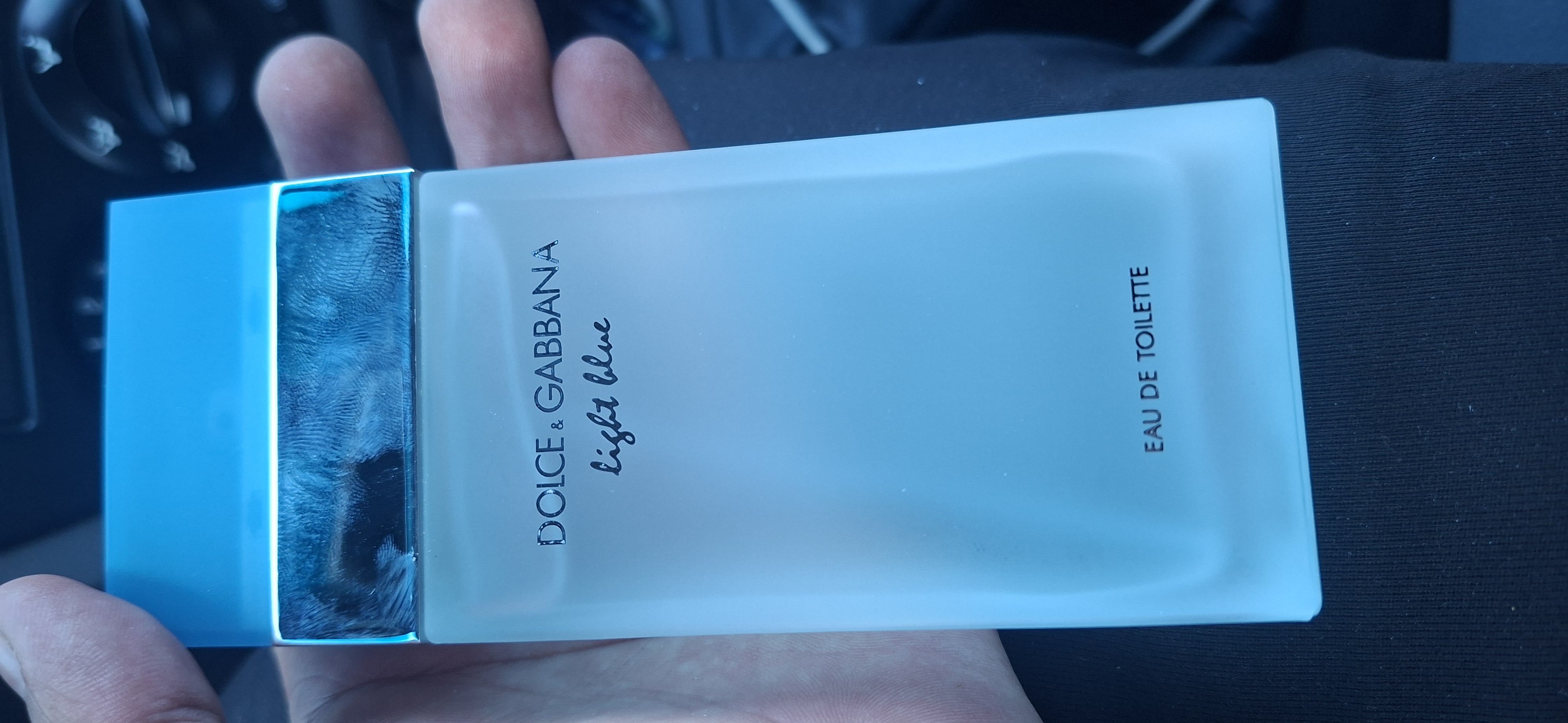 Light Blue Dolce gabbana 100ml  1-2 kun kiyimda turadi