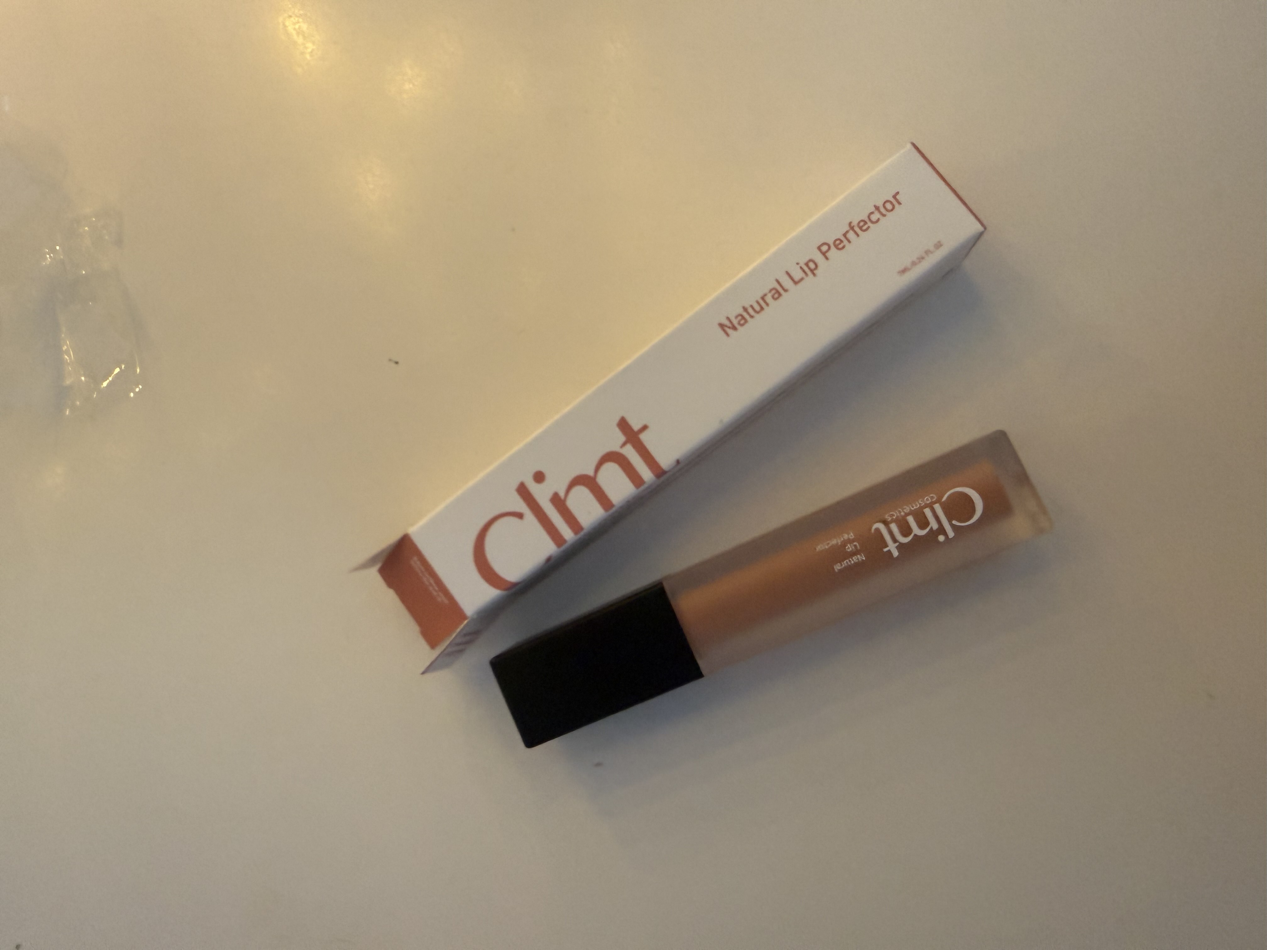 Climtcosmetics namlantiruvchi lab yaltirog‘i