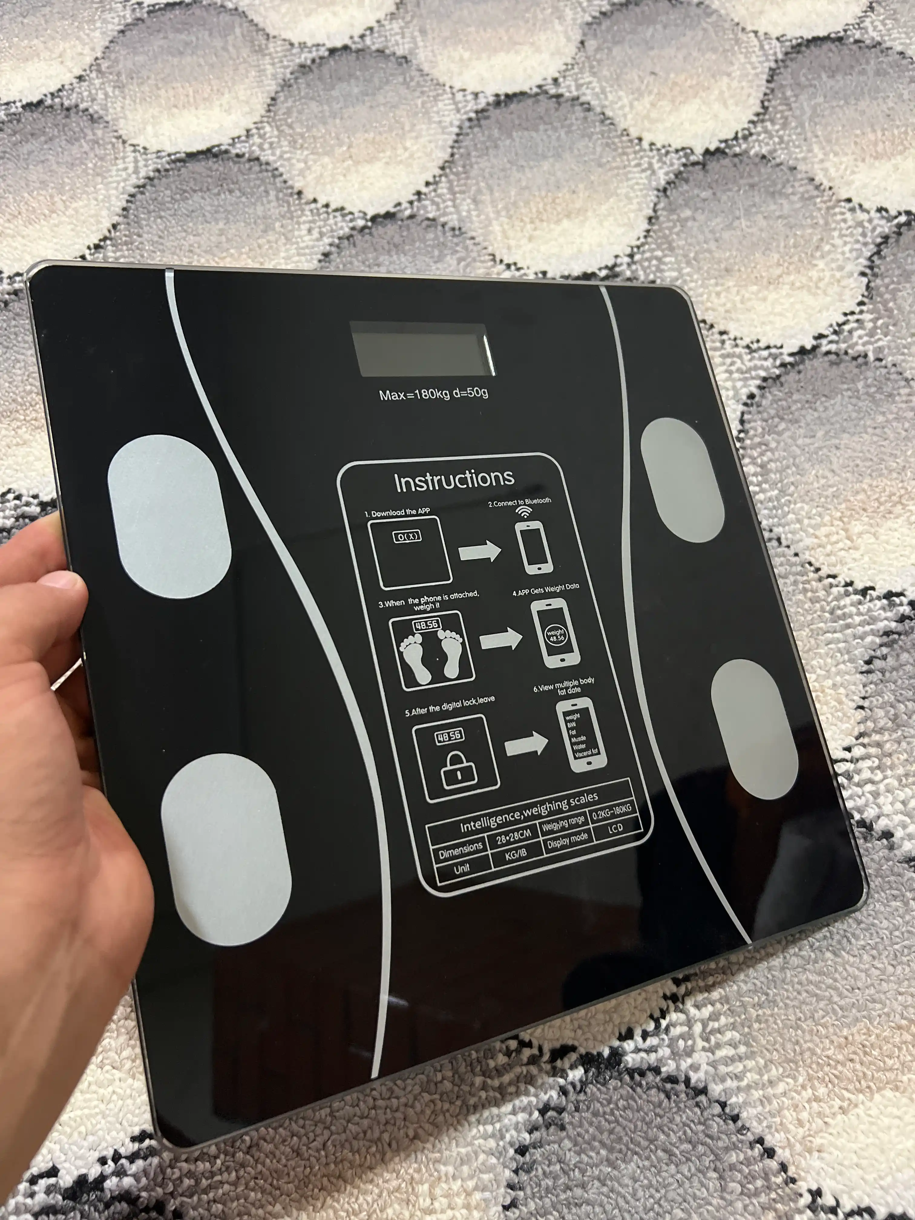 180 kg gacha maksimal yuk ko‘tara oladigan, displeyli elektron pol tarozisi.