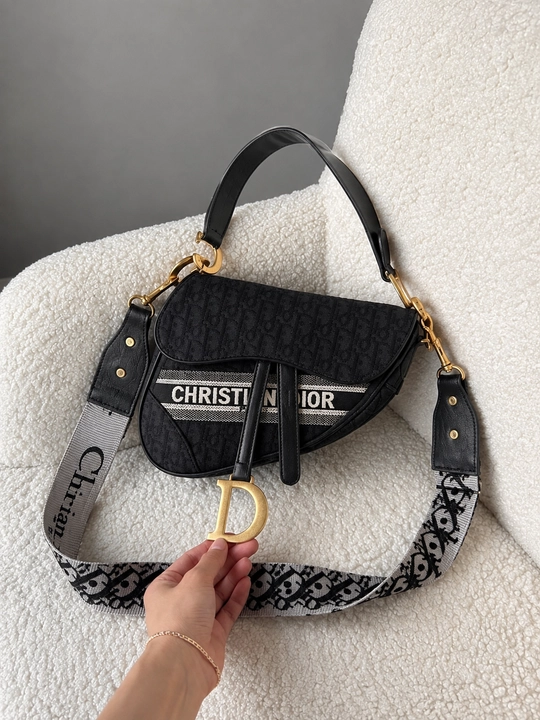 Женская сумка в стиле Dior пистолет - 