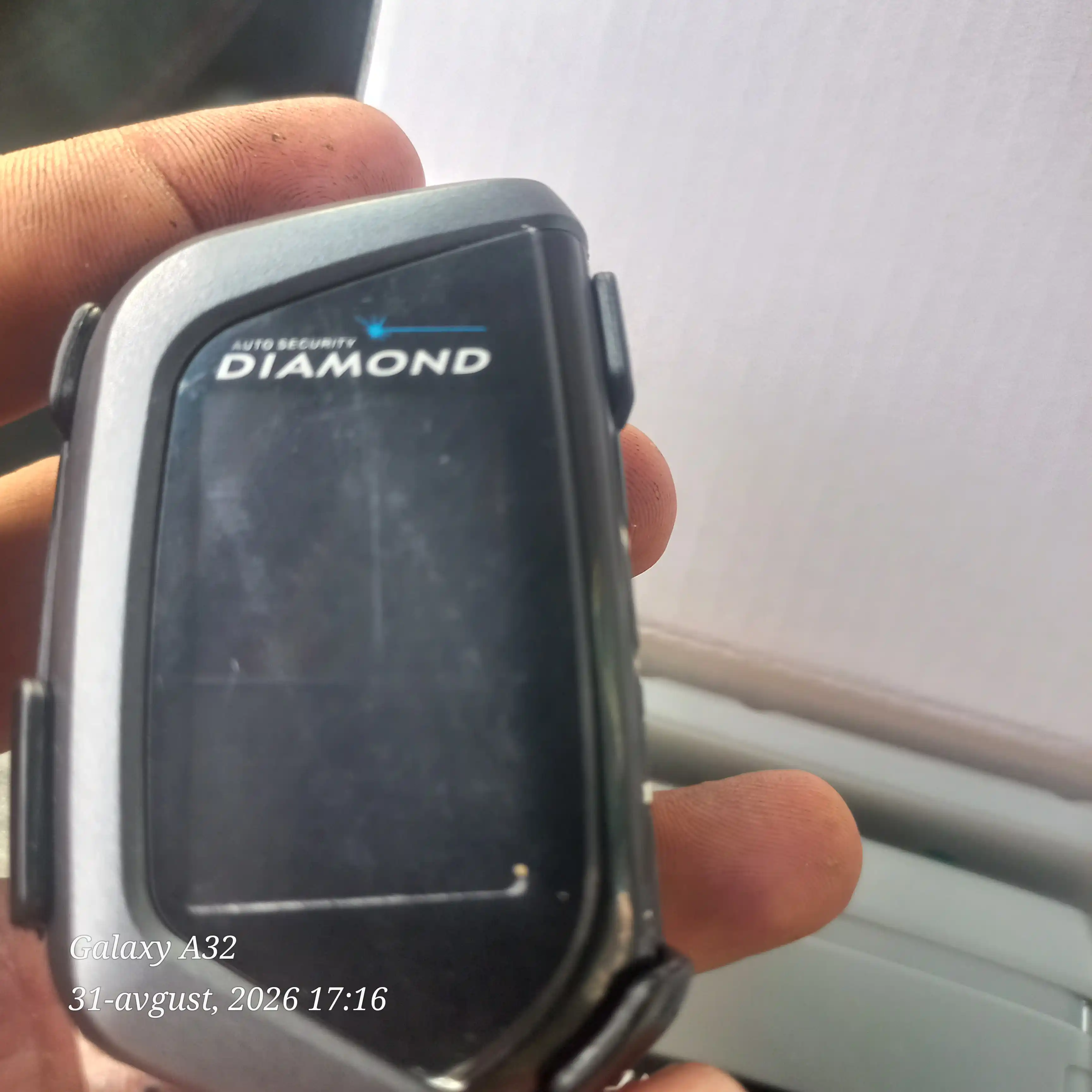 DIAMOND avtomobil signalizatsiyasi, masofadan boshqarish pulti