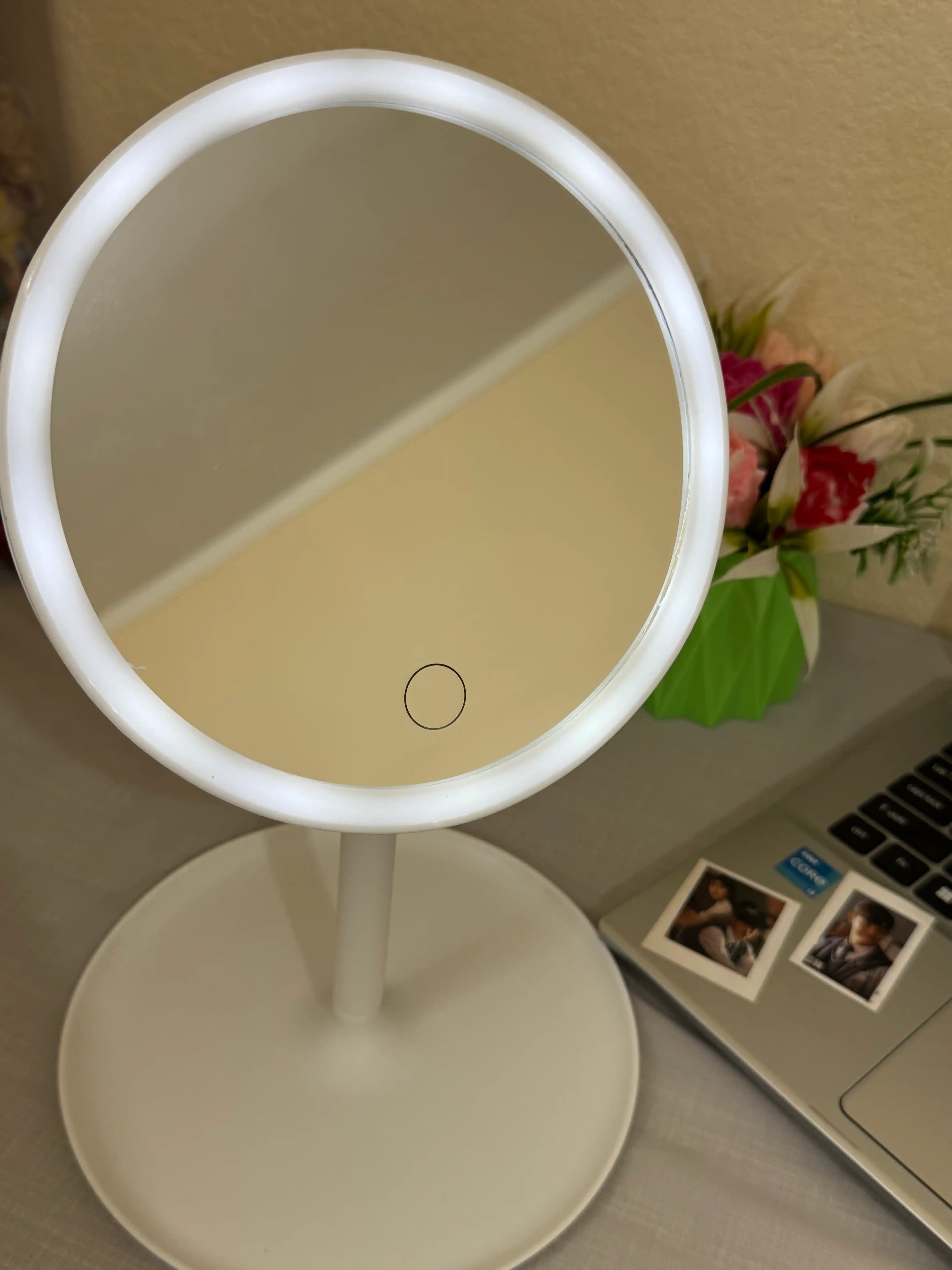 LED yoritgichli kosmetik stol oynasi - bo'yanish uchun yoritish