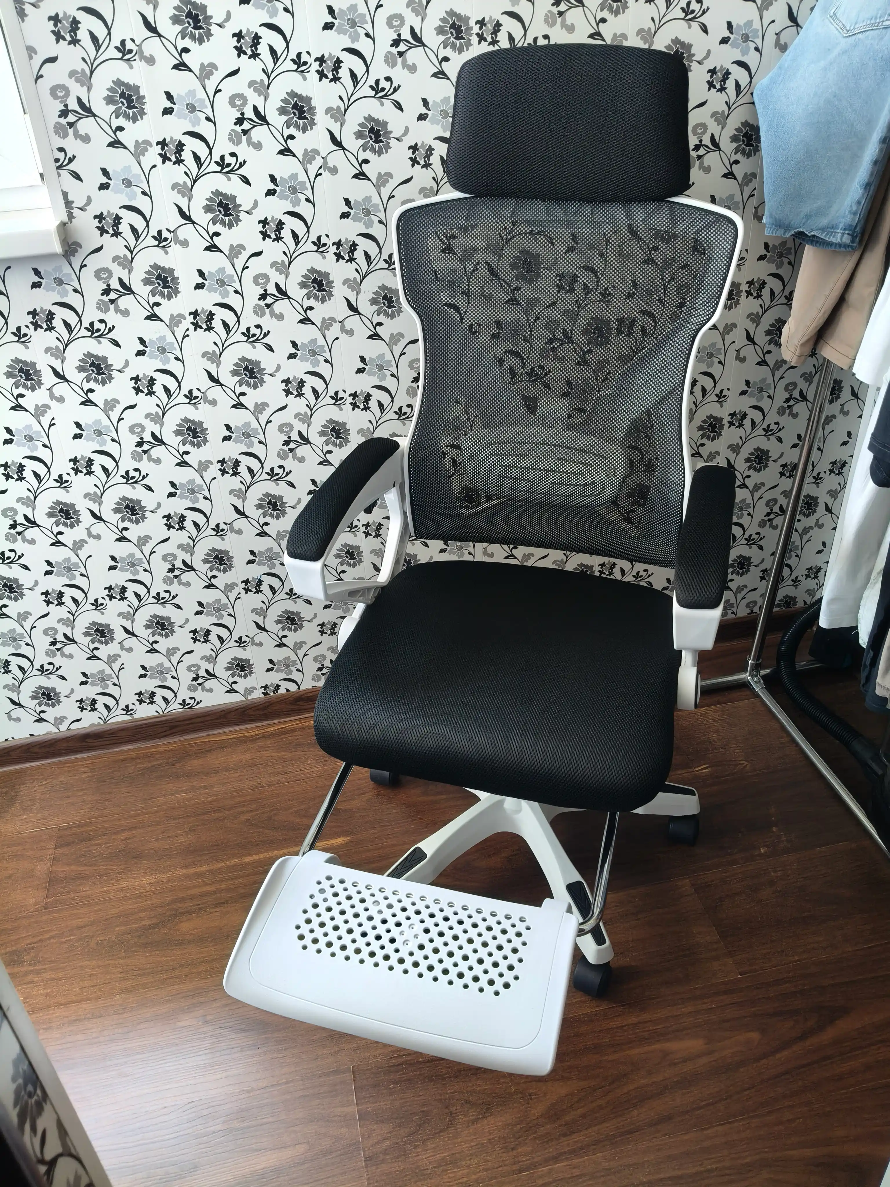 Ofis kreslosi, ergonomik,sozlanuvchan bosh suyanchig'i va bel suyanchig'i