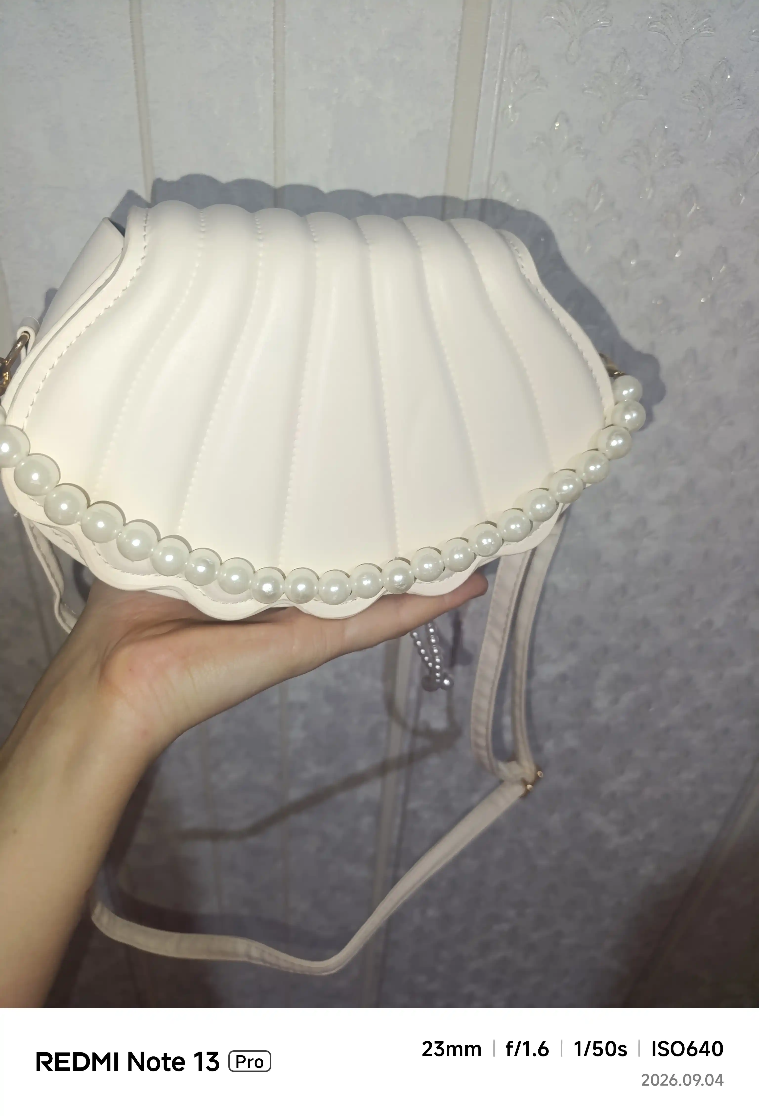 Женская сумка через плечо в форме ракушки