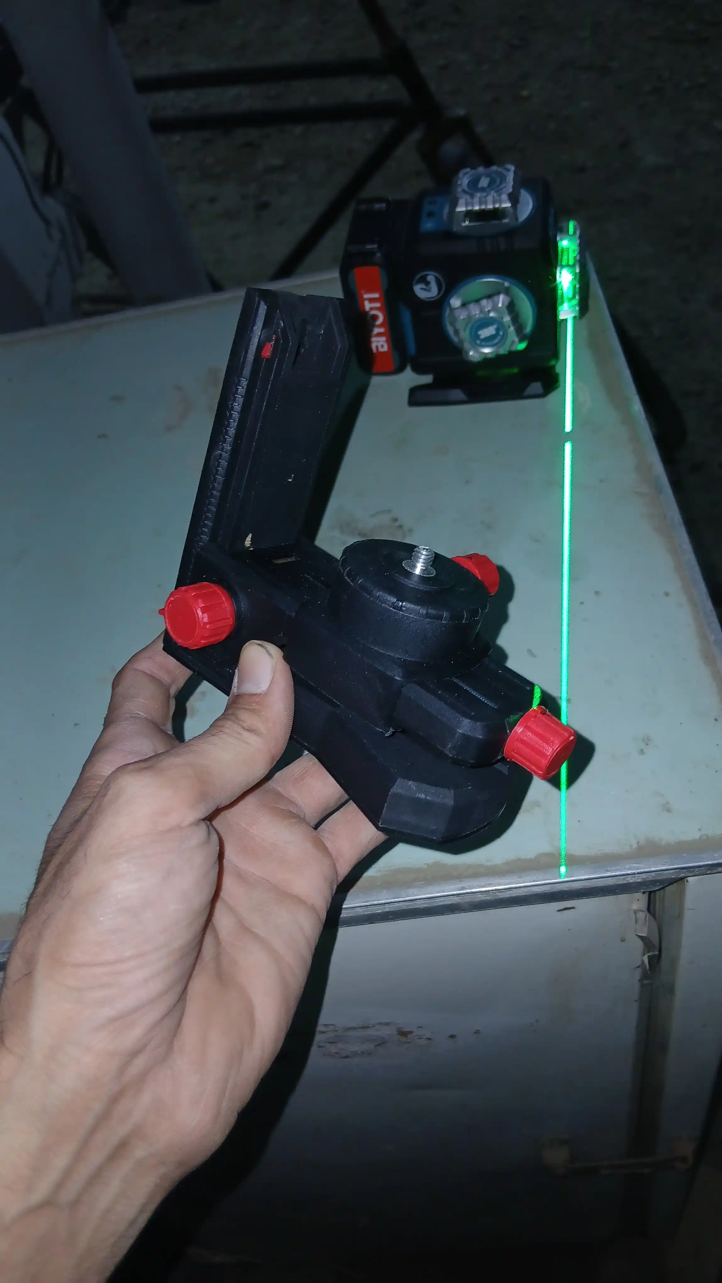 UBAY 4D 16 chiziqli lazerli nivelir,lazer shtativ bilan,lazerniy uroven,lazer professional