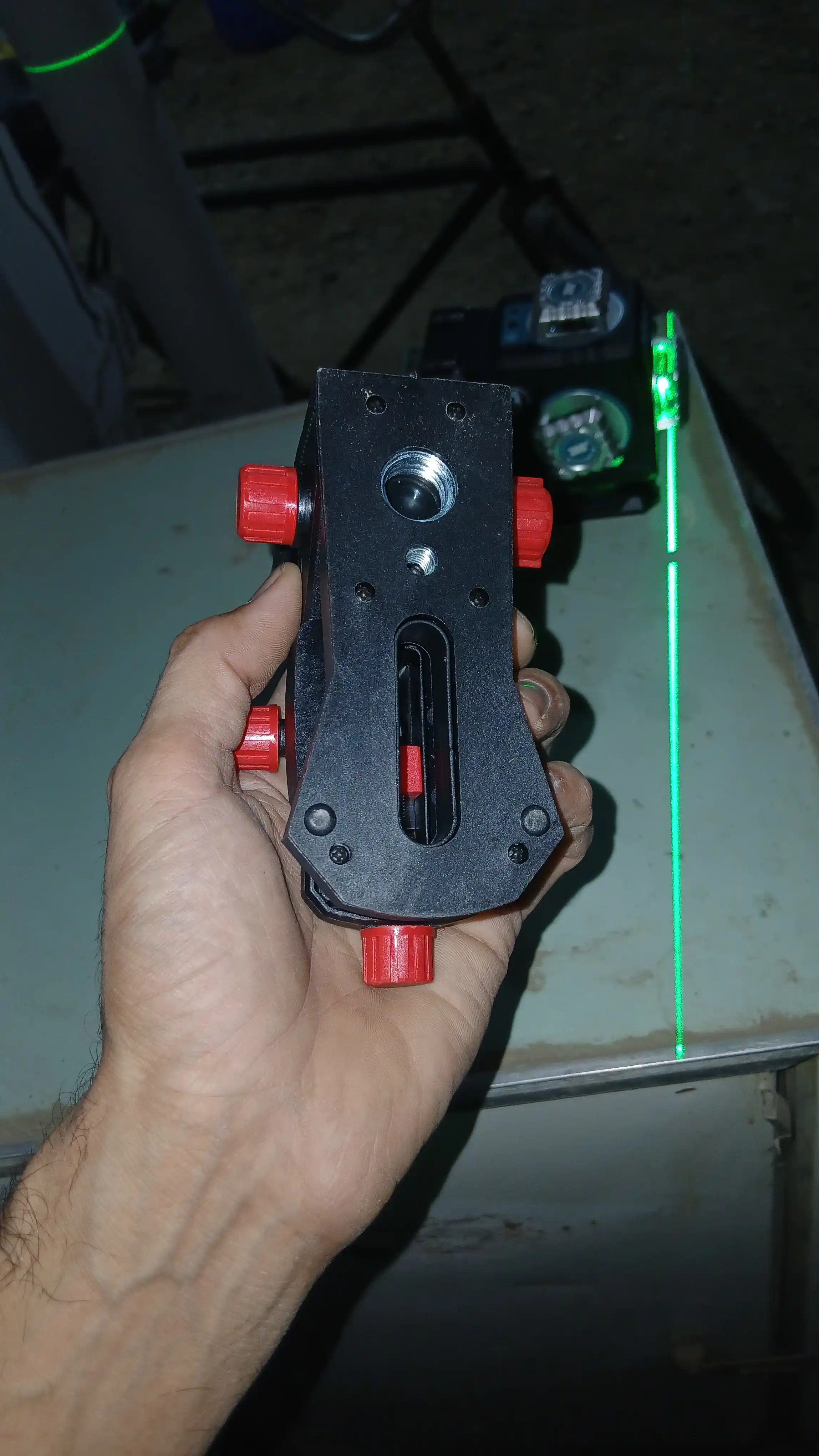 UBAY 4D 16 chiziqli lazerli nivelir,lazer shtativ bilan,lazerniy uroven,lazer professional