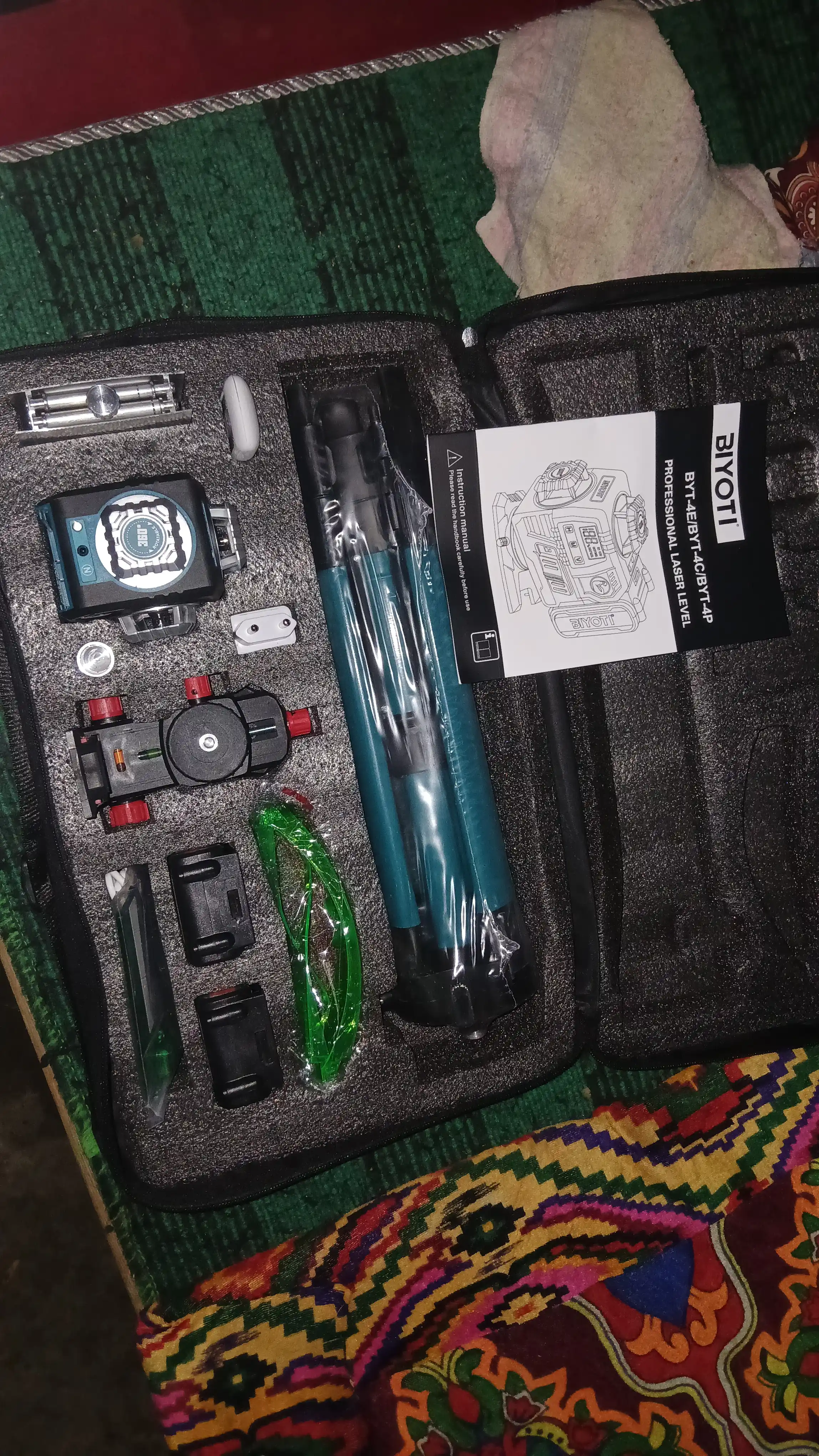 UBAY 4D 16 chiziqli lazerli nivelir,lazer shtativ bilan,lazerniy uroven,lazer professional