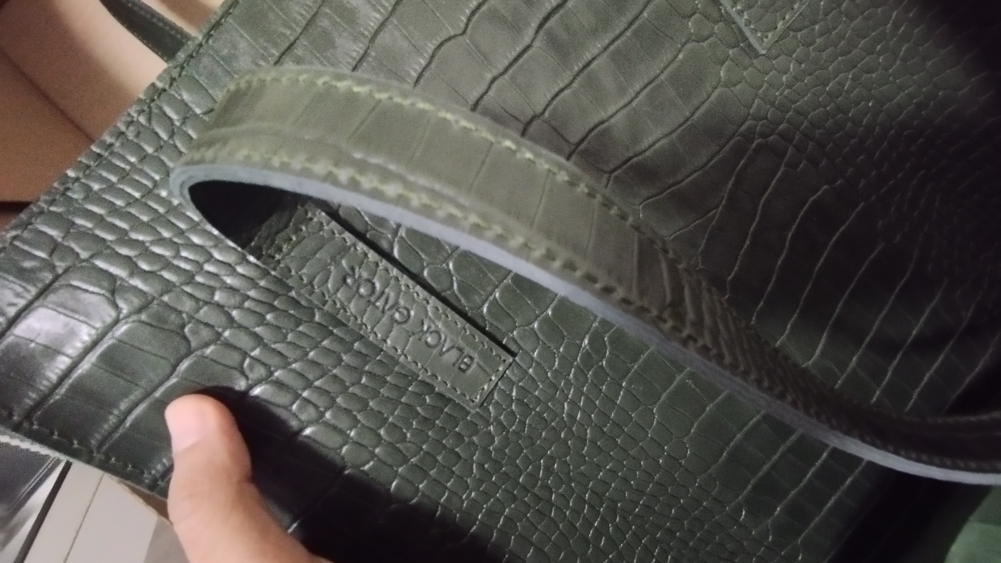 Ayollar sumkasi tabiiy charmdan Black Gator