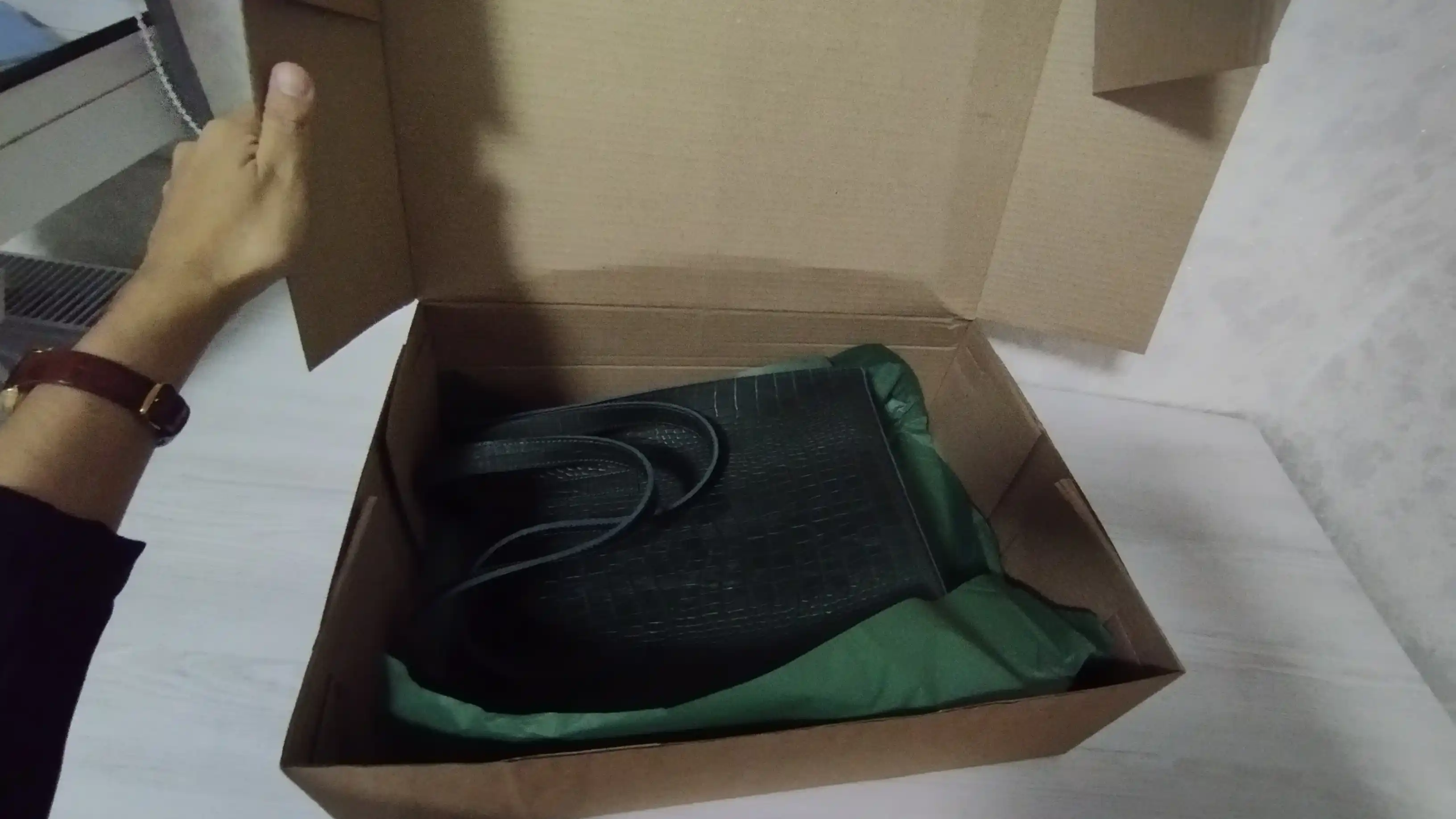 Ayollar sumkasi tabiiy charmdan Black Gator