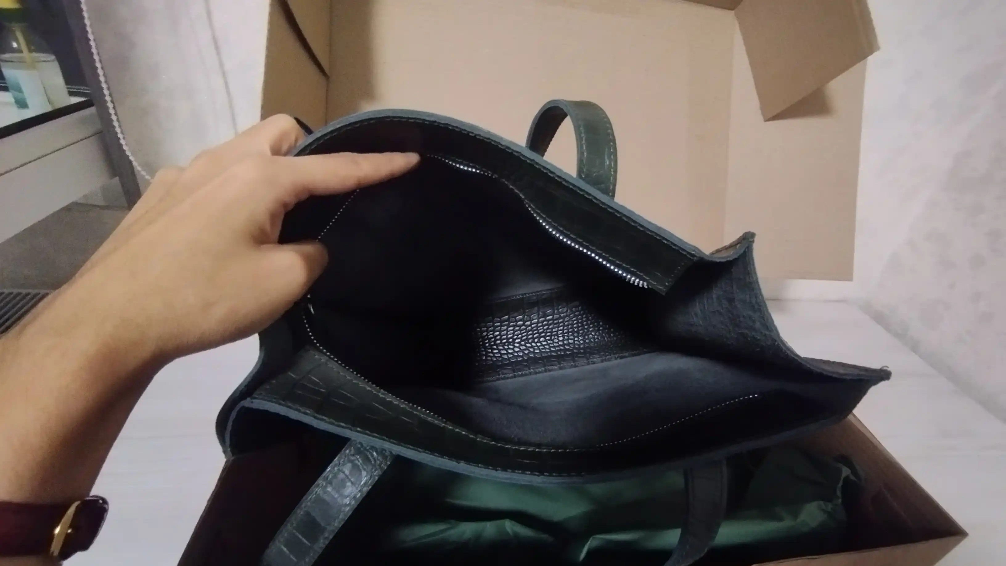 Ayollar sumkasi tabiiy charmdan Black Gator