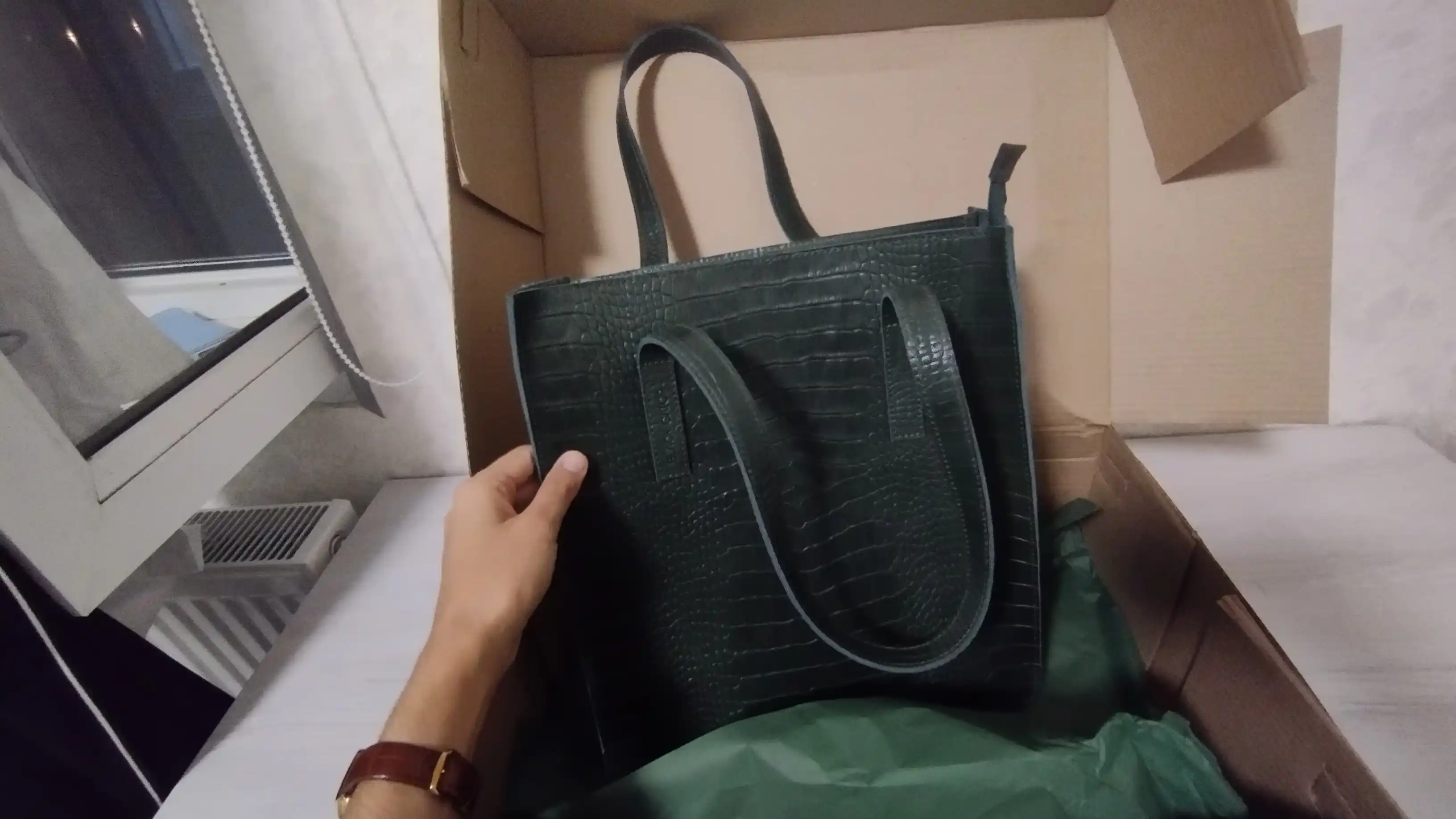 Ayollar sumkasi tabiiy charmdan Black Gator
