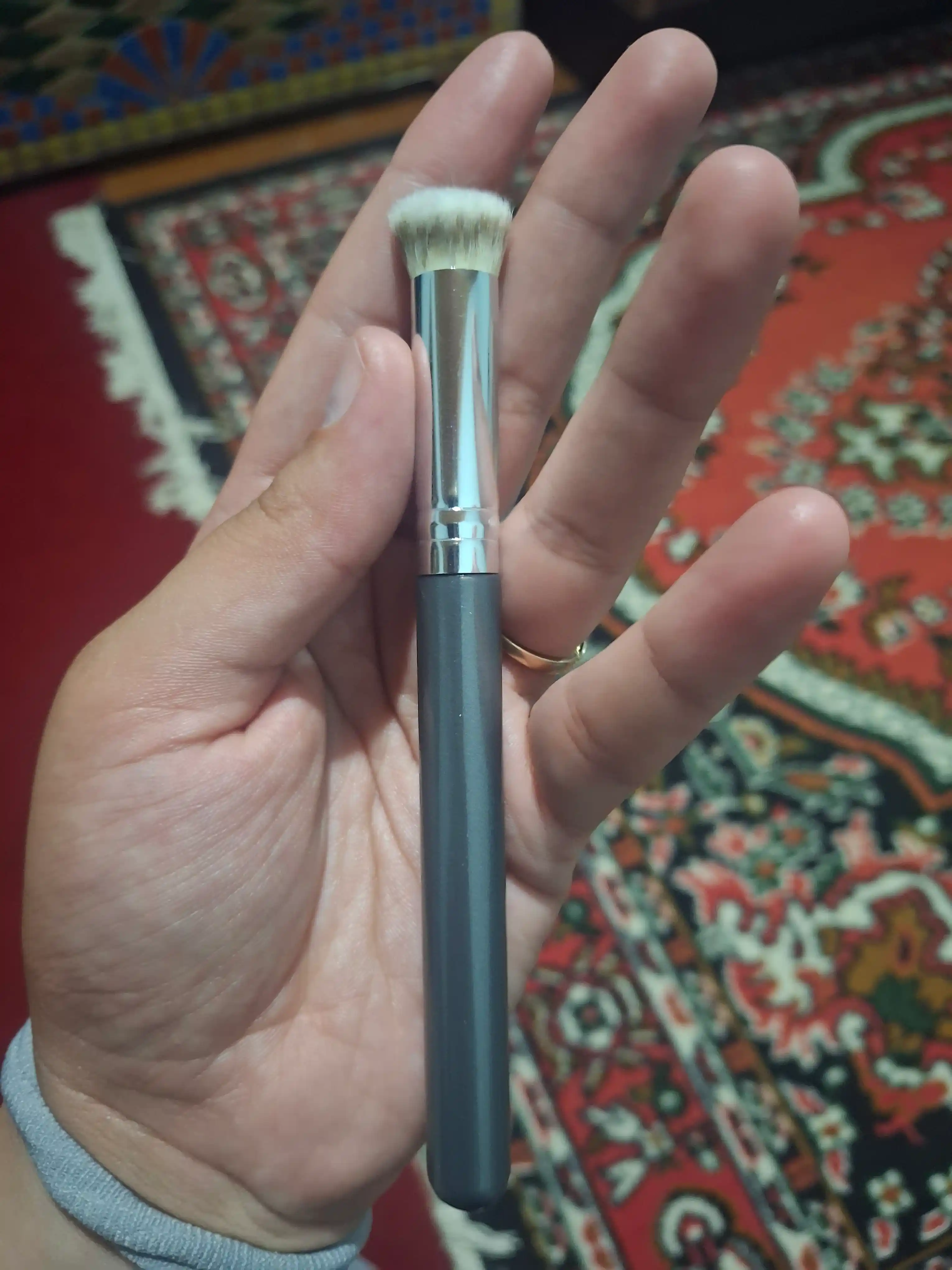 Konsiler uchun professional cho‘tka - yumshoq, zich, izsiz