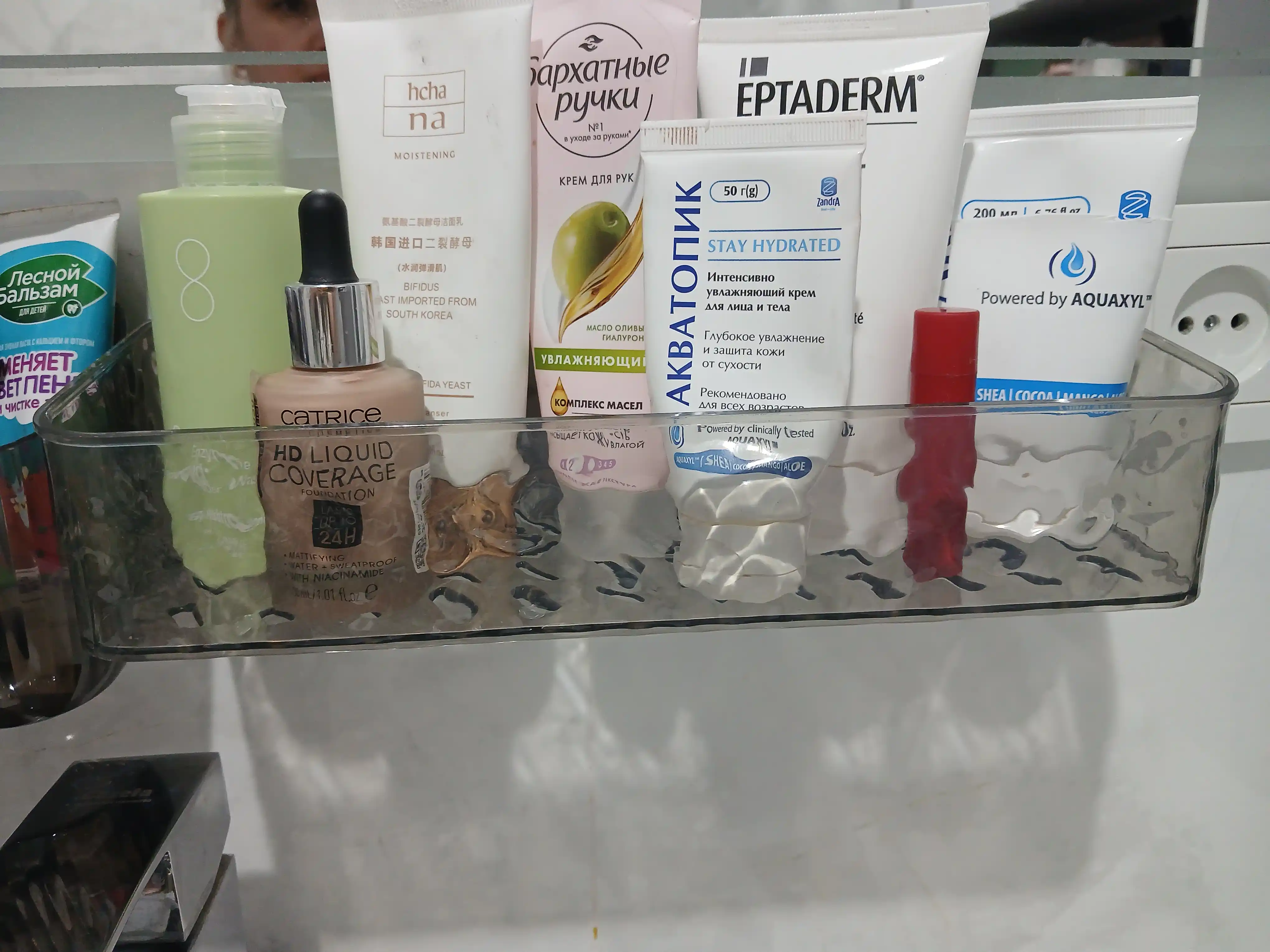 Vannaxona uchun devor tokchasi, to‘g‘ri burchakli, saqlash uchun, teshiksiz, plastik