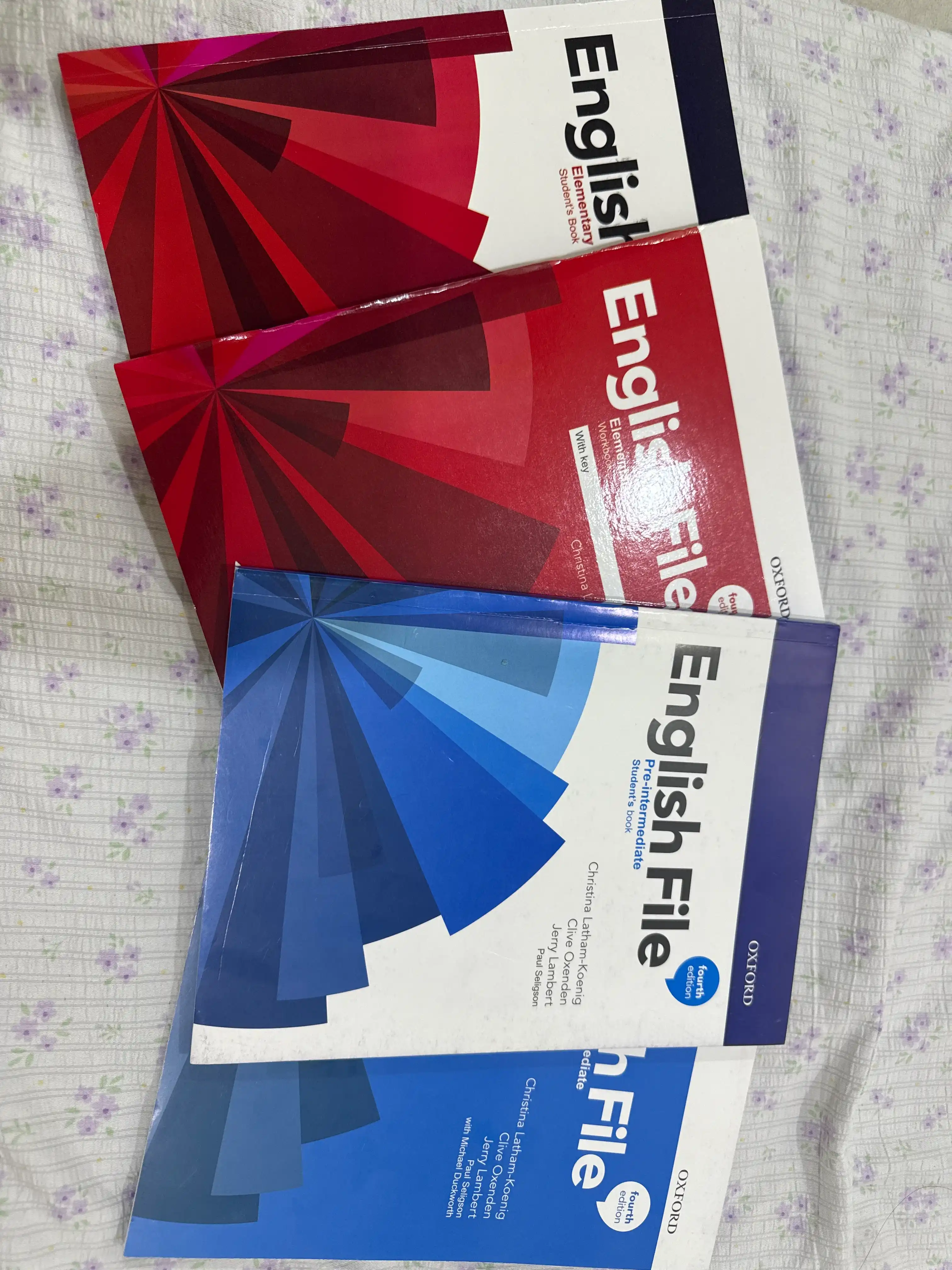 English File Beginner, Elementary, Pre Intermediate Student's book+Workbook, Paul Seligson